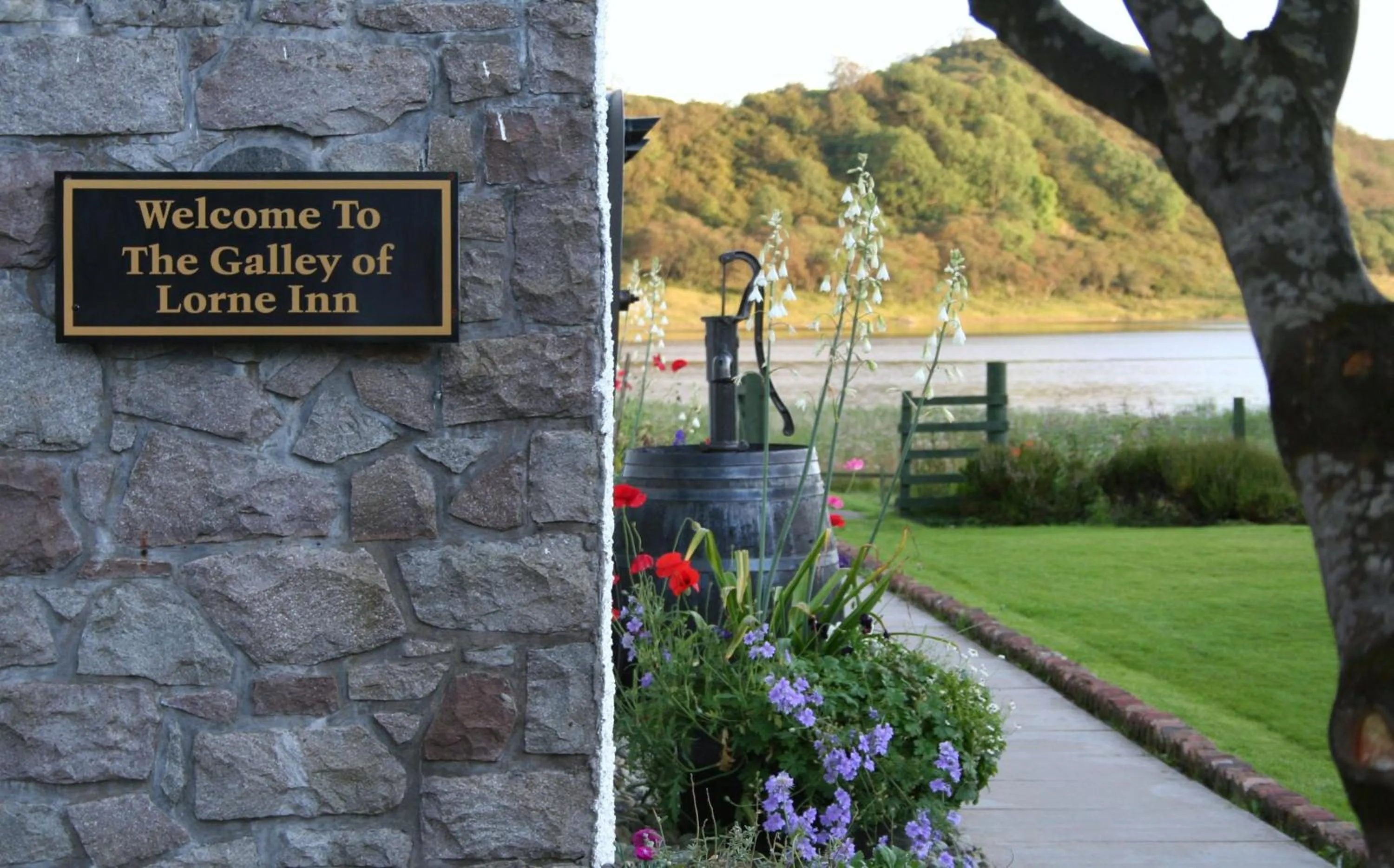 Facade/entrance in The Galley Of Lorne Inn