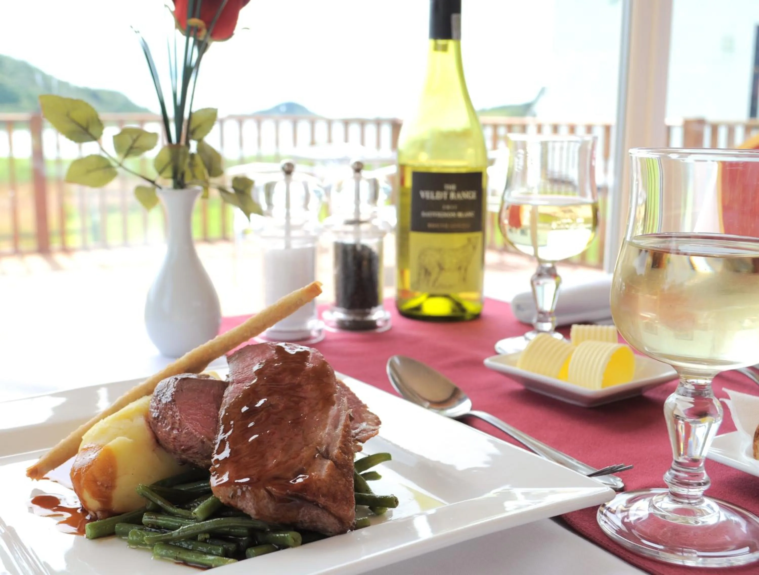 Restaurant/places to eat in The Galley Of Lorne Inn