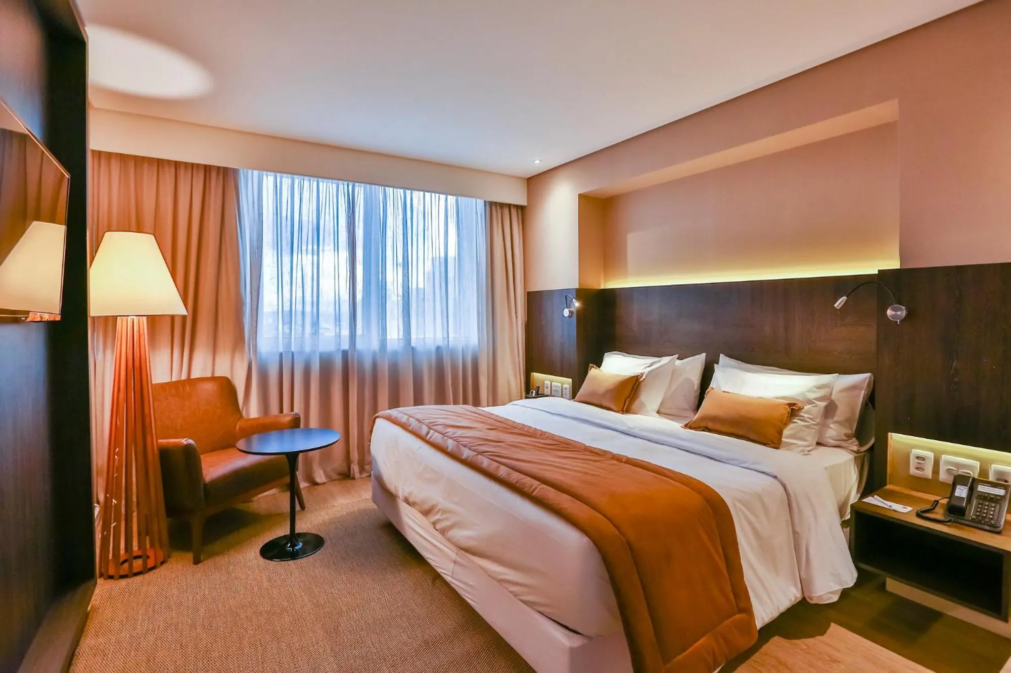 Photo of the whole room, Bed in Transamerica Collection Goiania