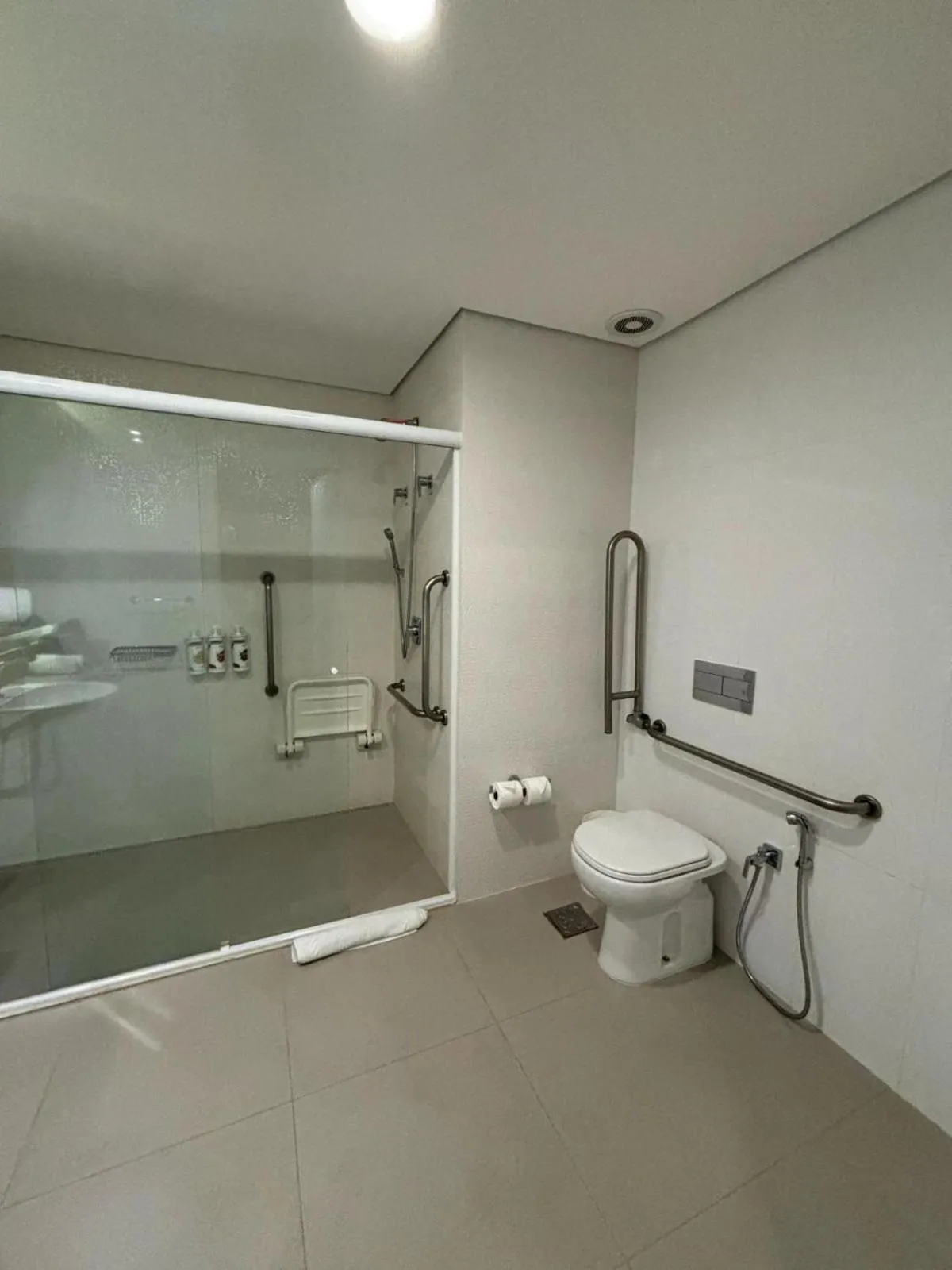 Shower in Transamerica Collection Goiania