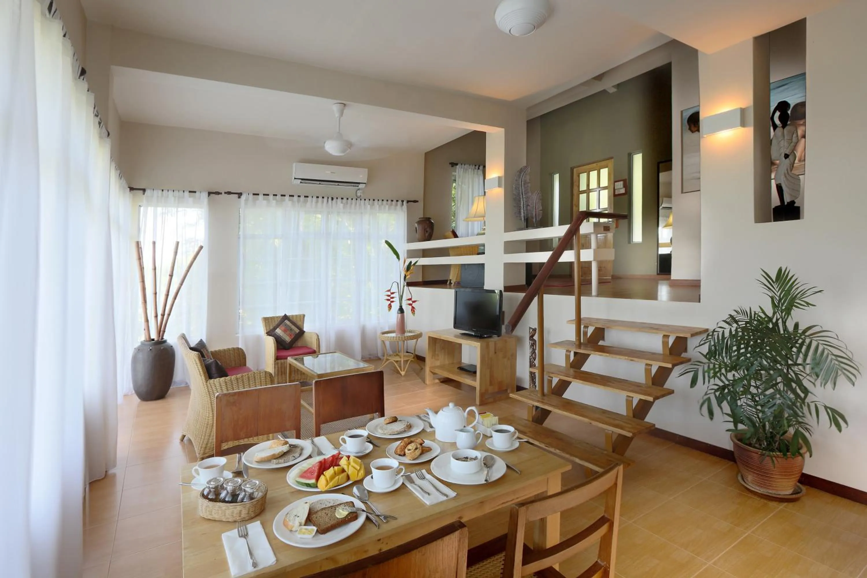 TV and multimedia in Ambong Rainforest Retreat