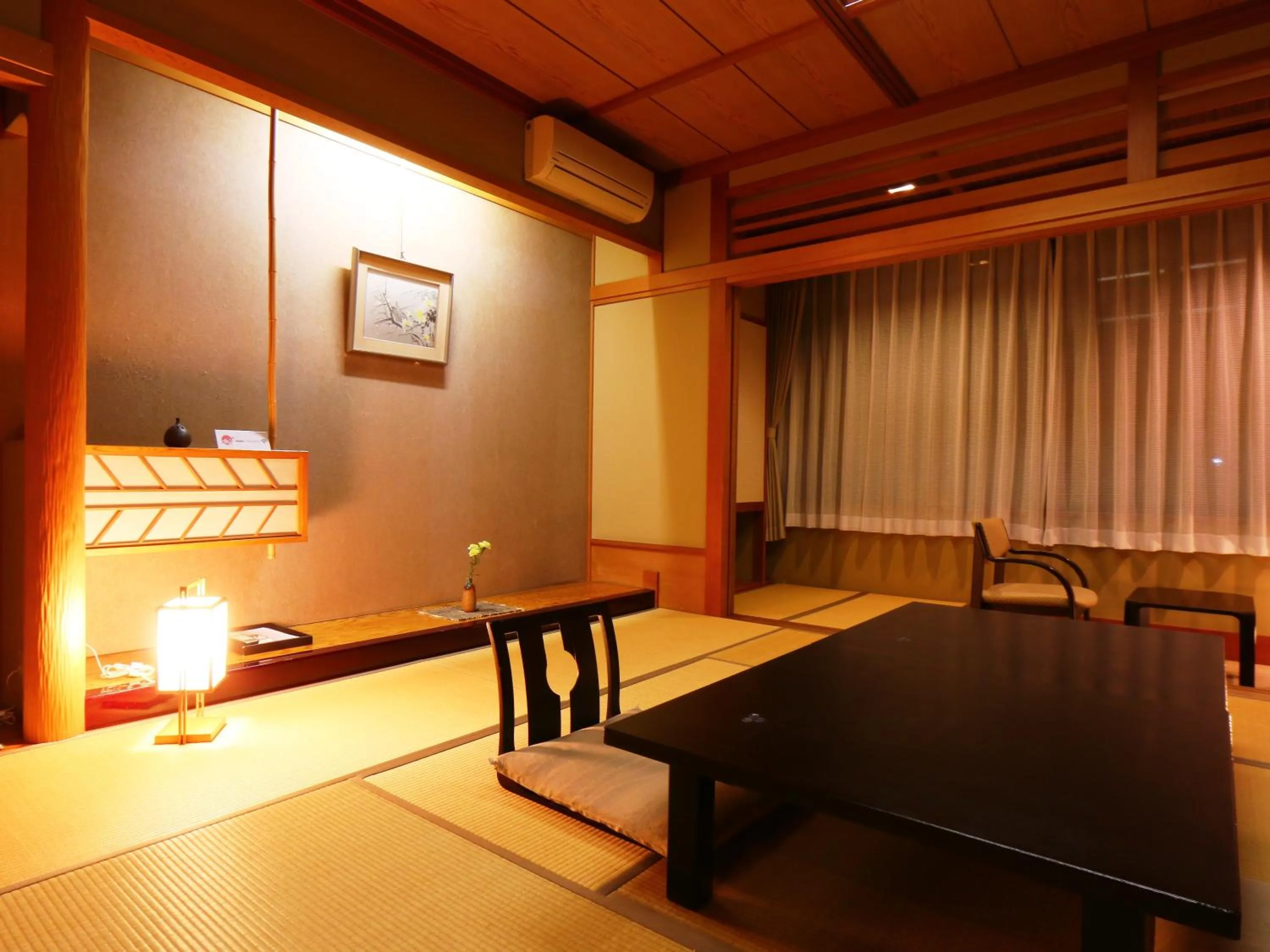Photo of the whole room in Matsunoi