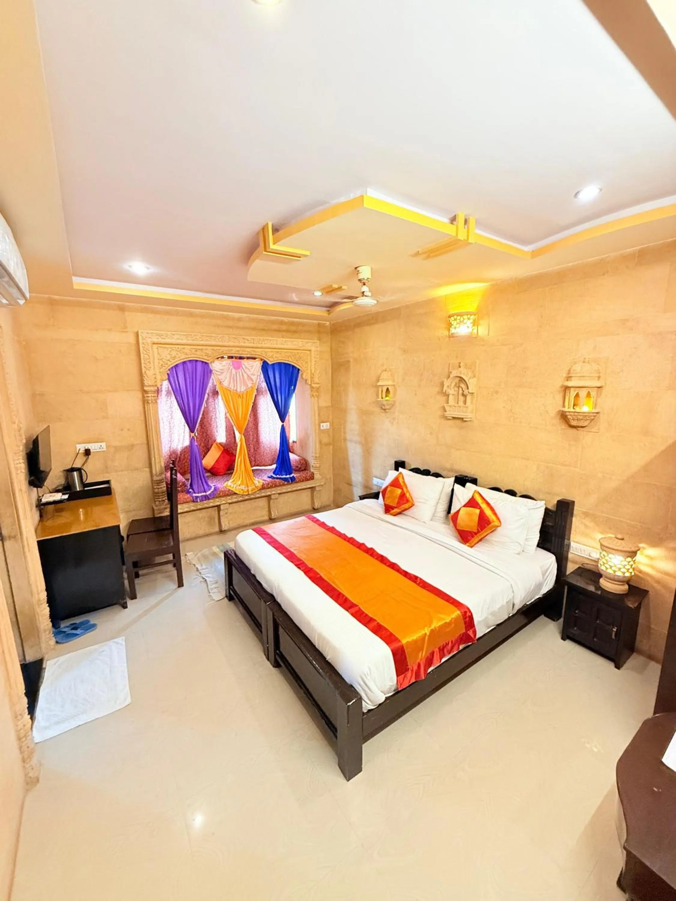 Property building, Bed in Hotel Tokyo Palace