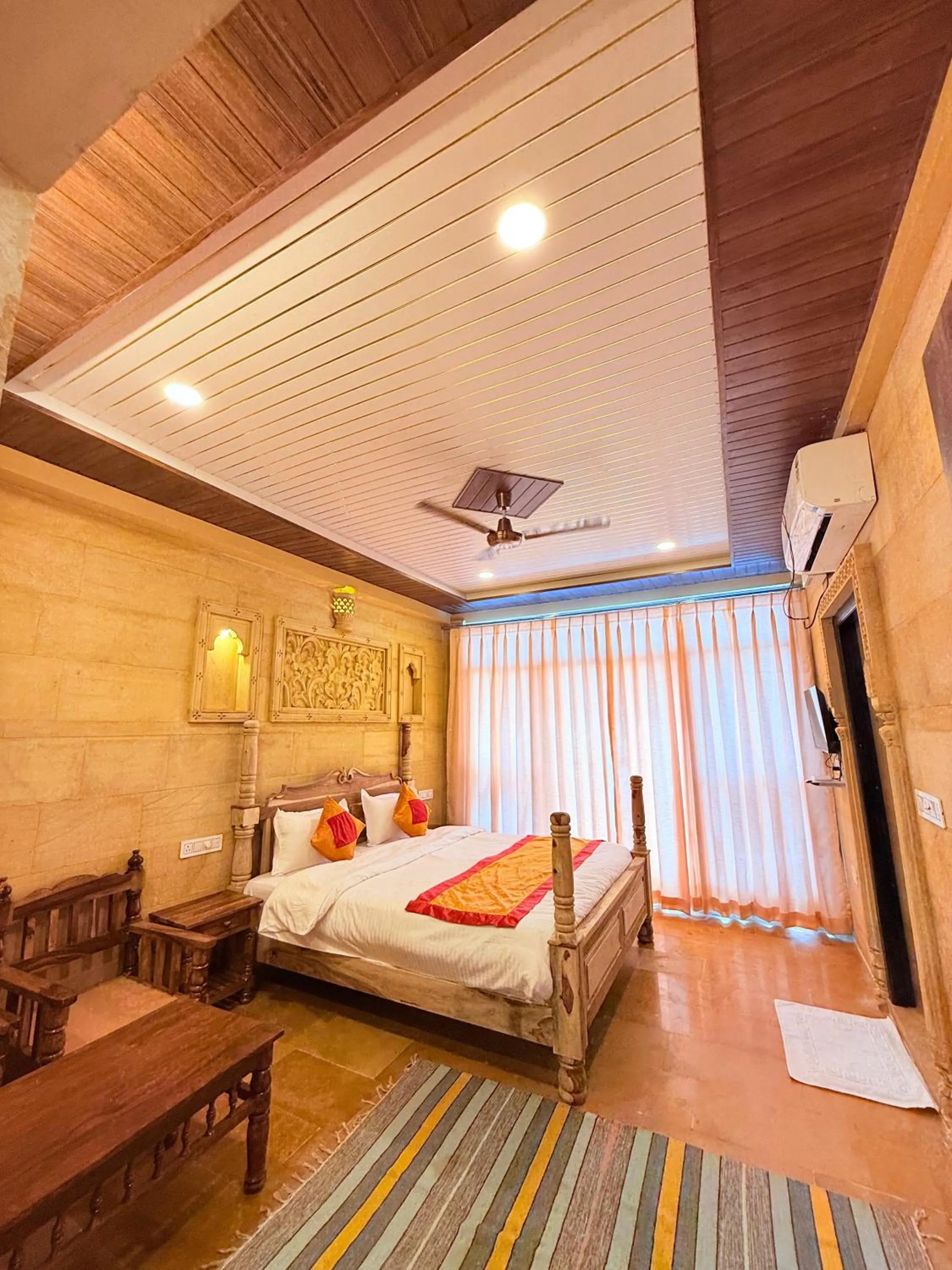 Property building, Bed in Hotel Tokyo Palace