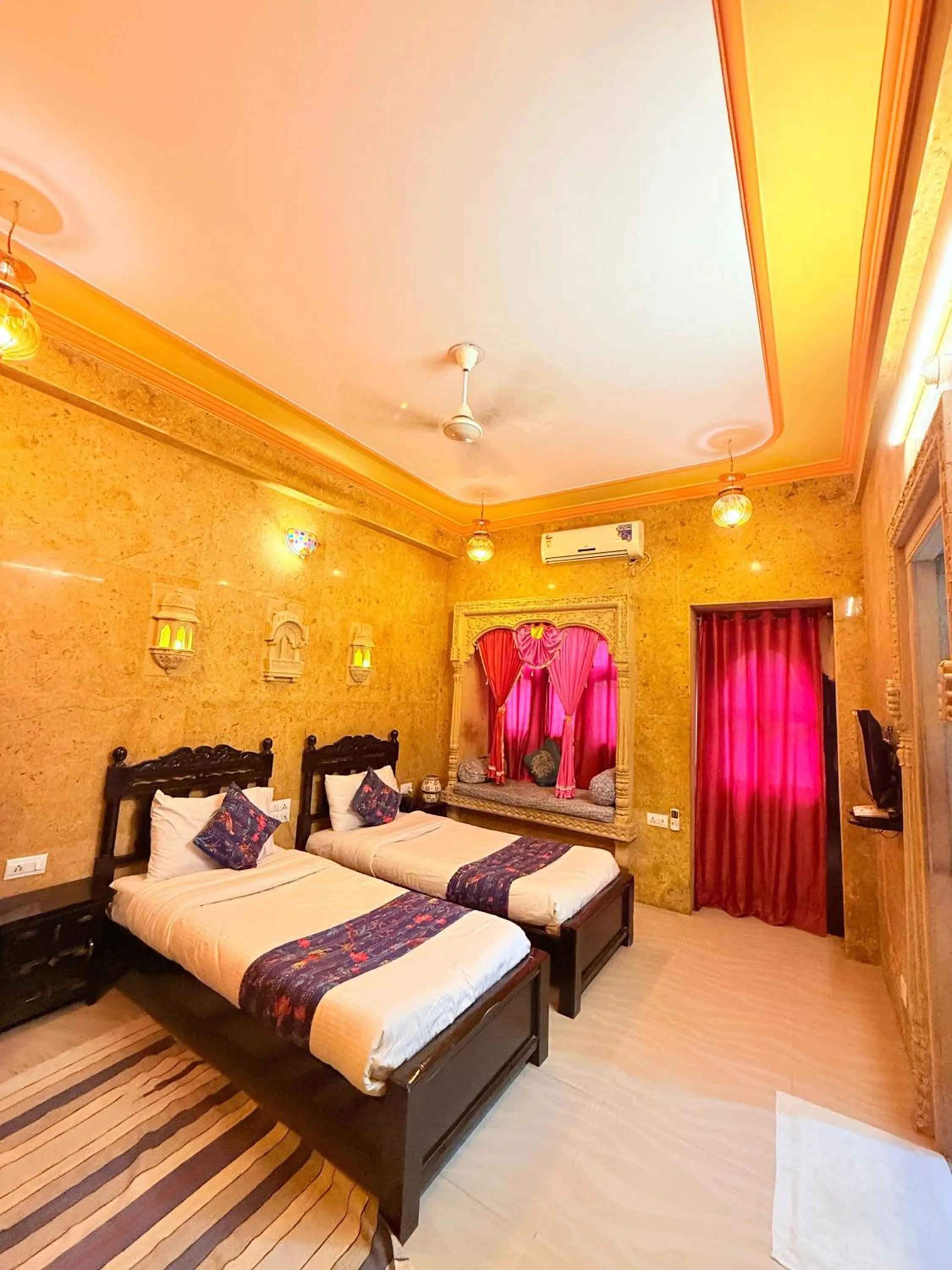 Bedroom, Bed in Hotel Tokyo Palace