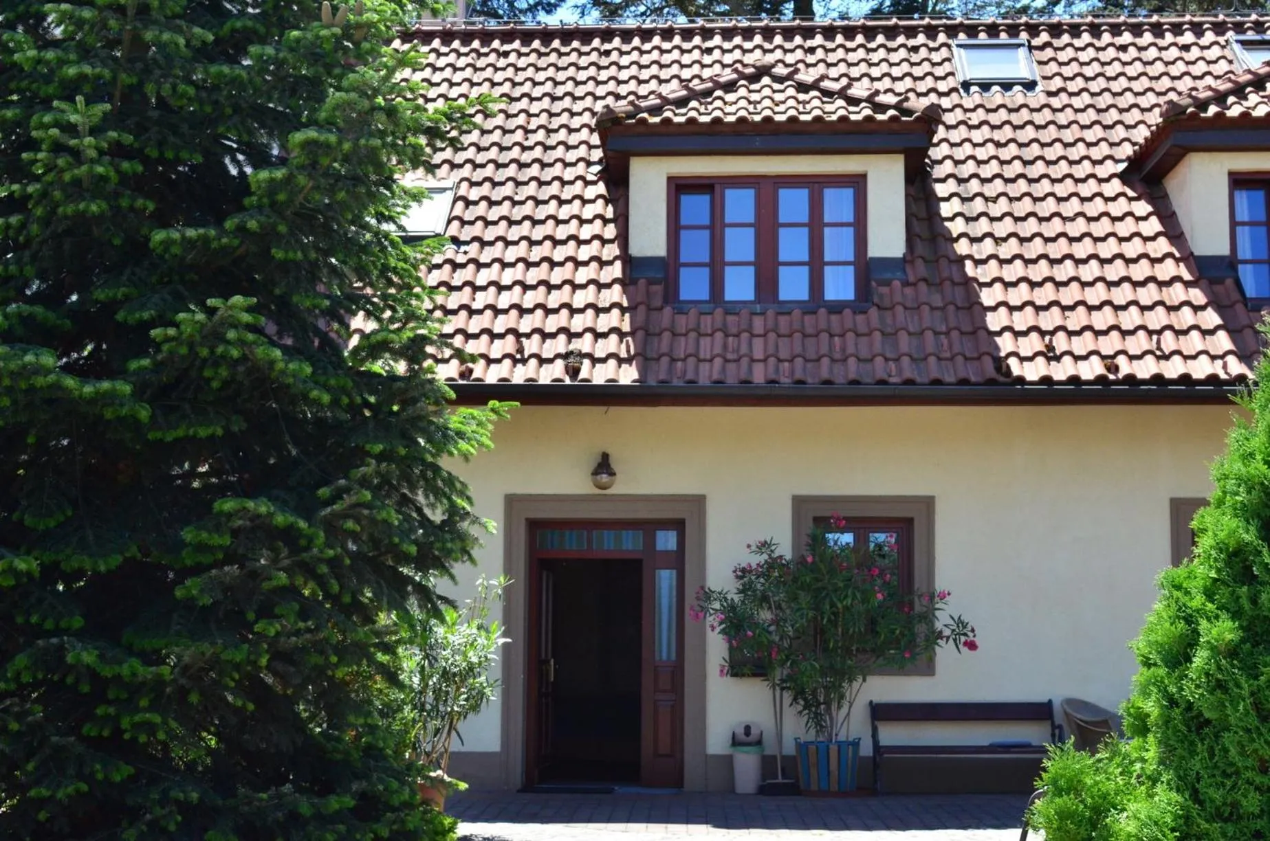 Facade/entrance in Stary dum