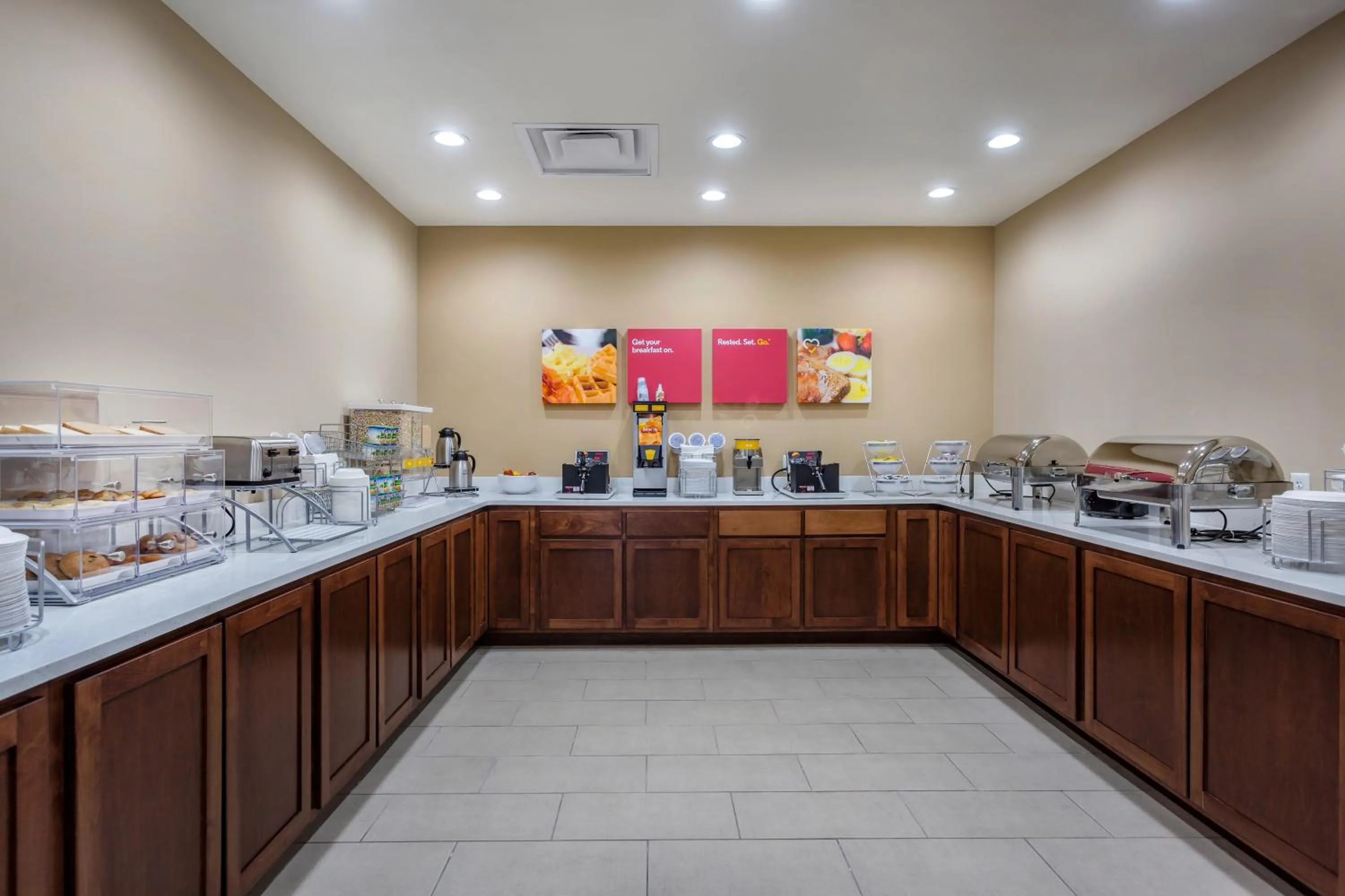 Buffet breakfast in Comfort Suites Bowling Green Southeast