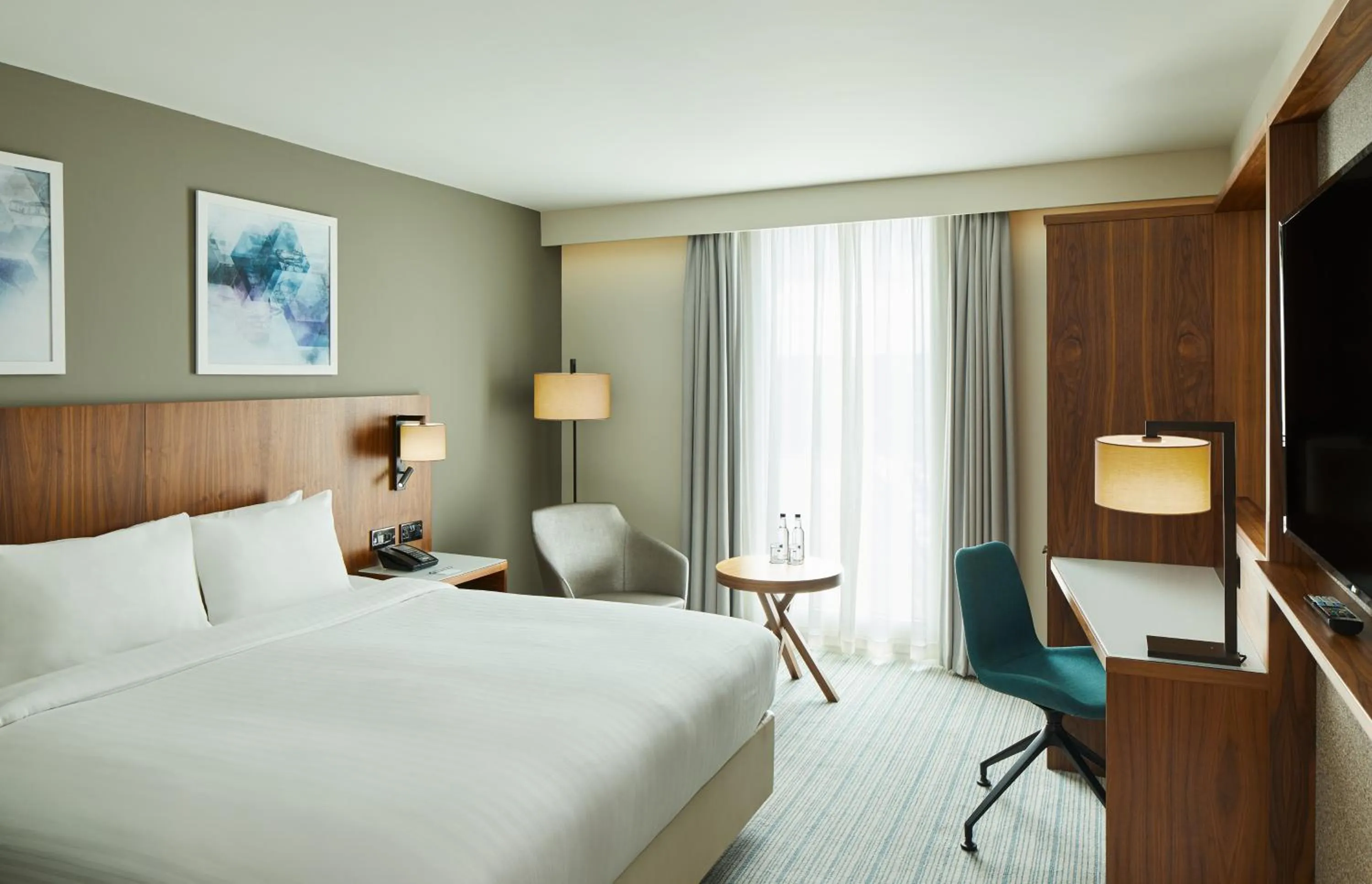 Bedroom, Bed in Courtyard by Marriott London Gatwick Airport