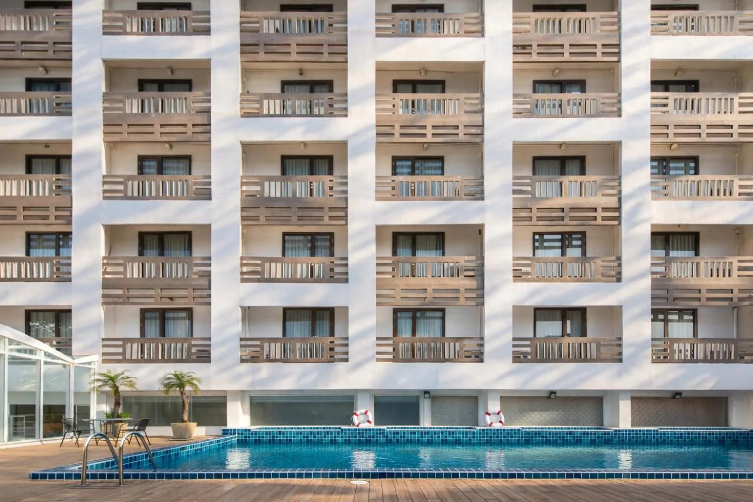 Swimming pool in Maple Hotel