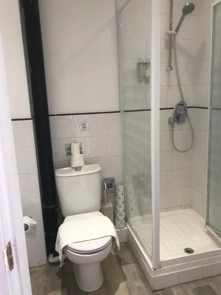 Bathroom in Kempfield House