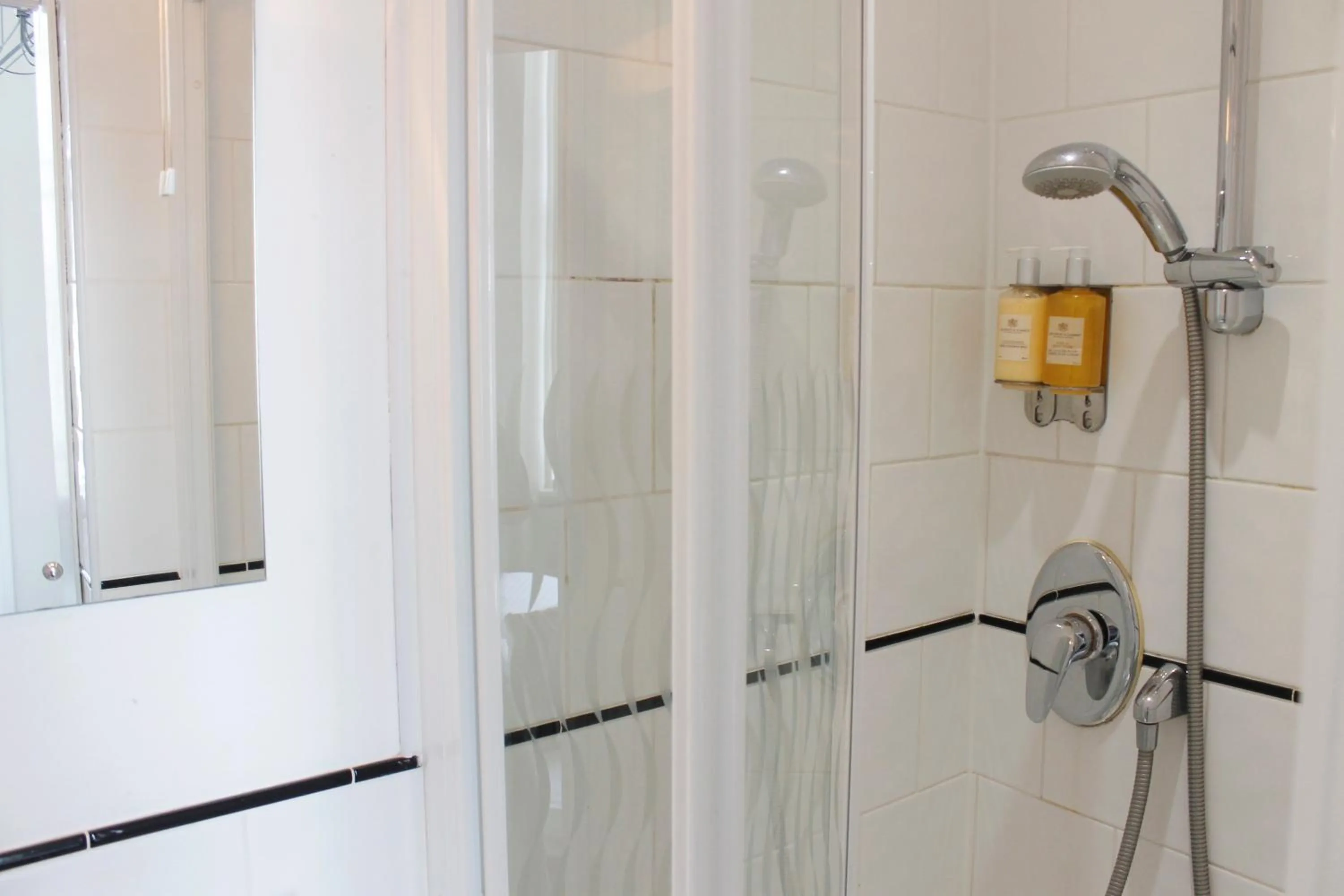 Bathroom in Kempfield House