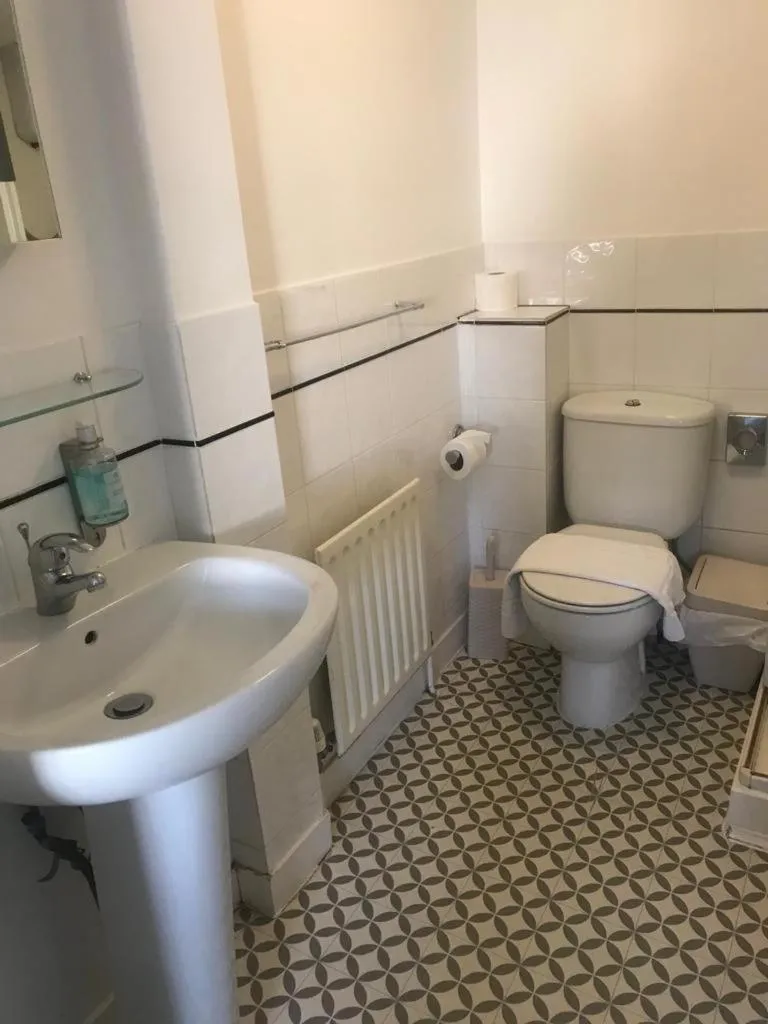 Bathroom in Kempfield House