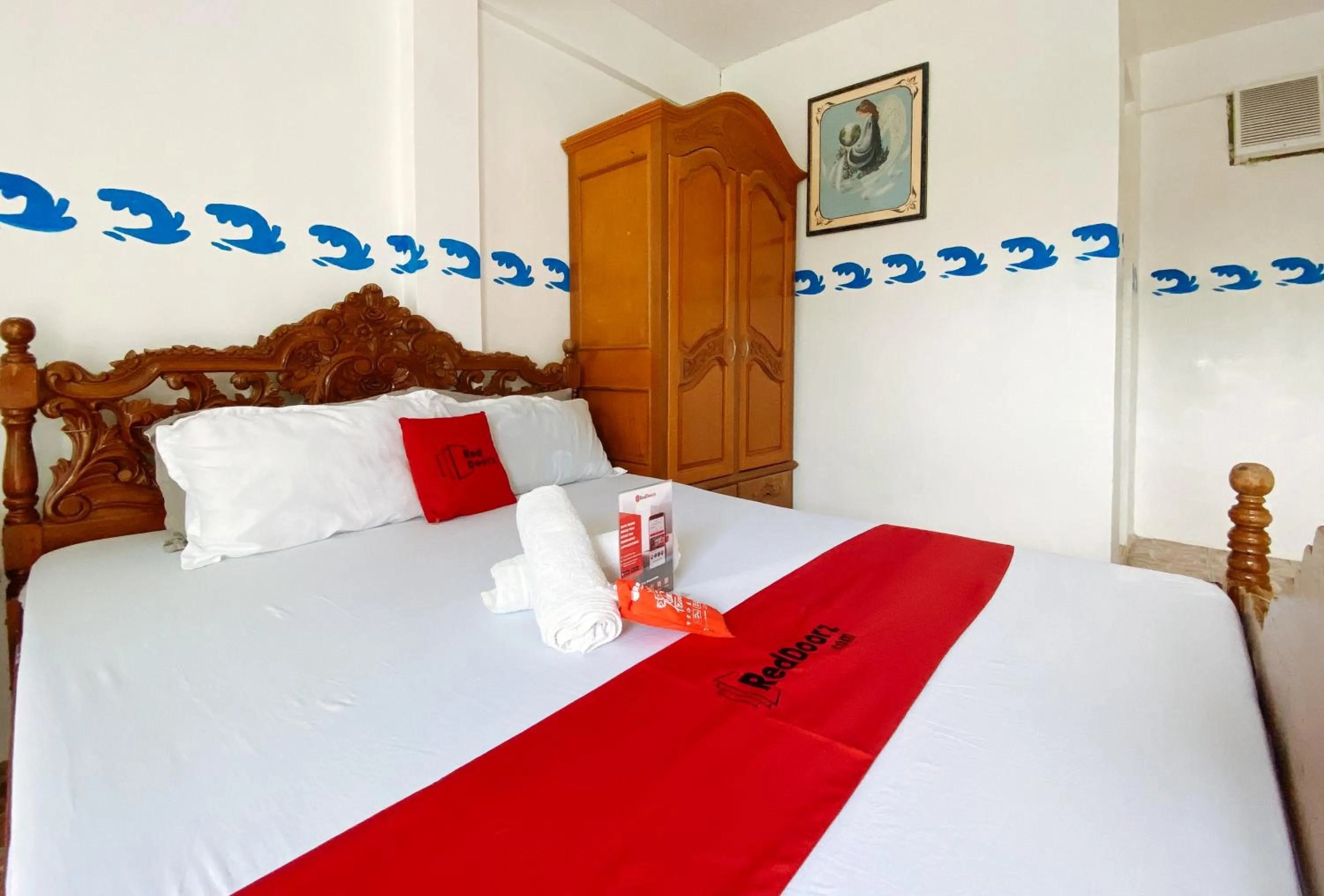 Bed in RedDoorz @ White Castle Beach Resort Iba Zambales