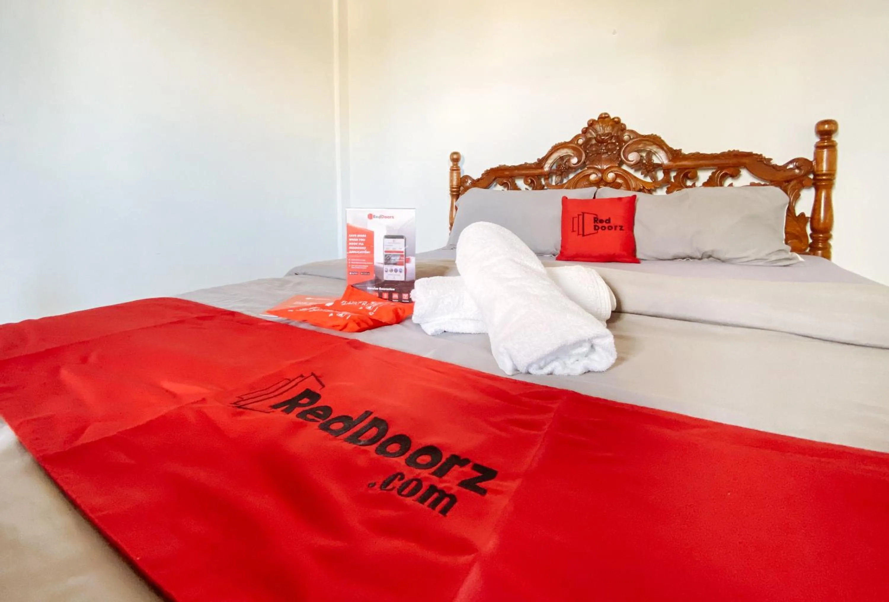 Bedroom, Bed in RedDoorz @ White Castle Beach Resort Iba Zambales