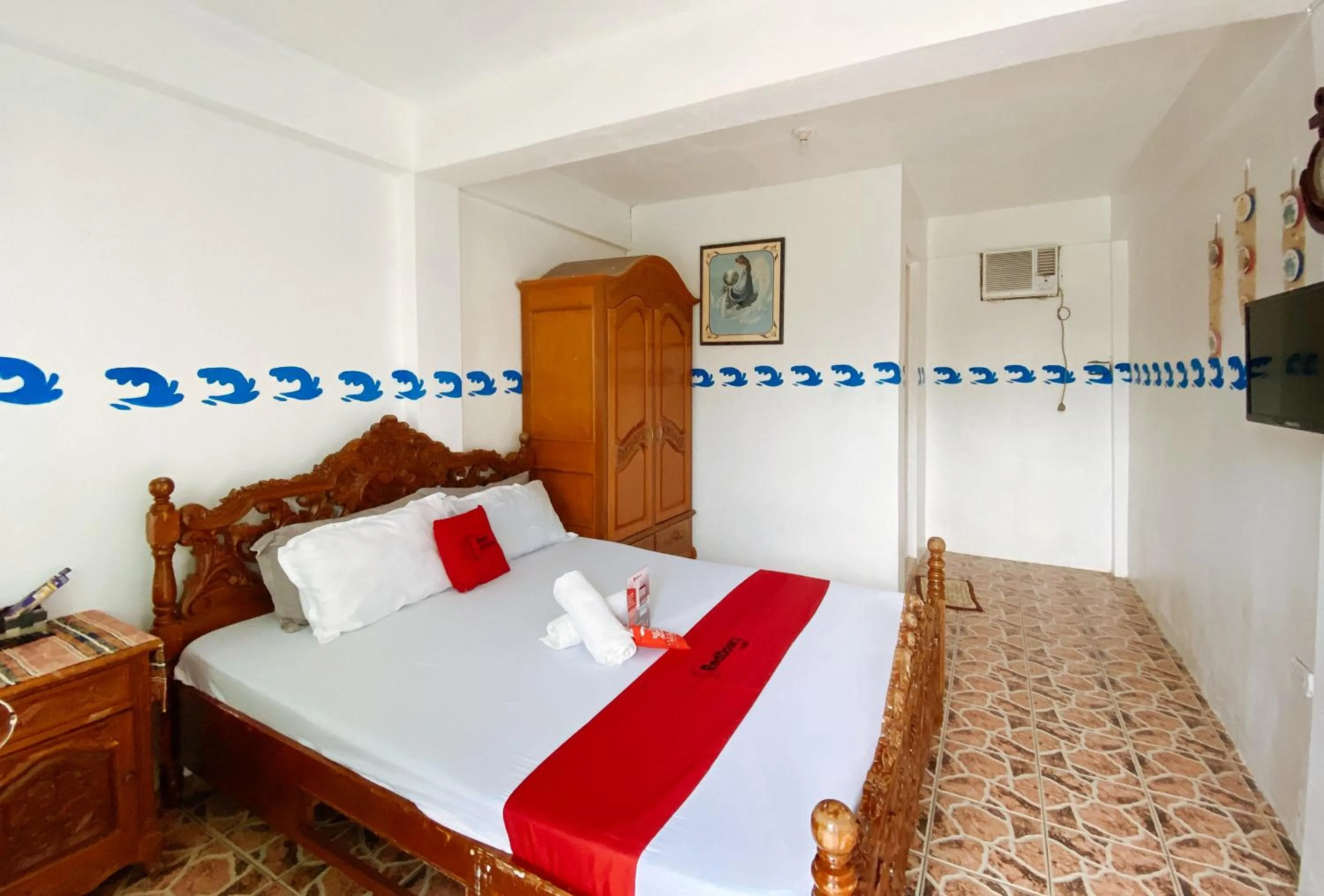 Bed in RedDoorz @ White Castle Beach Resort Iba Zambales