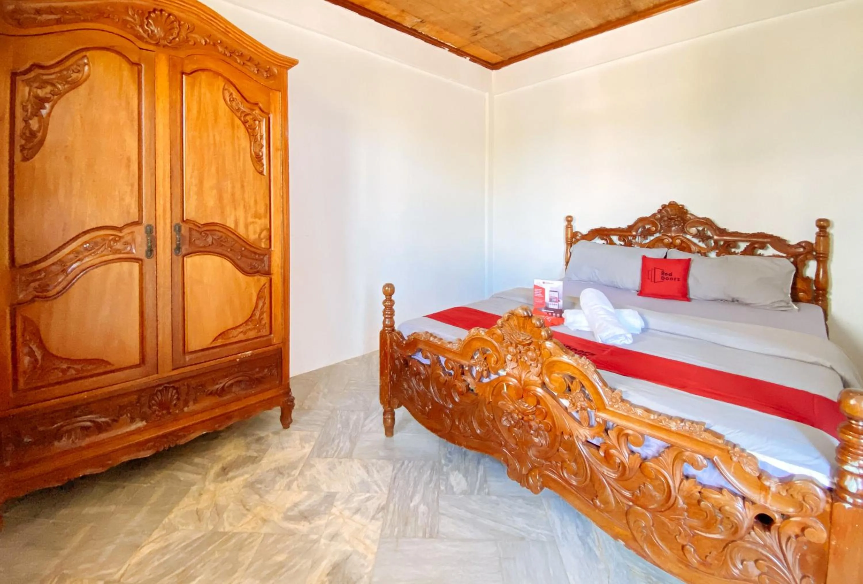 Bedroom, Bed in RedDoorz @ White Castle Beach Resort Iba Zambales