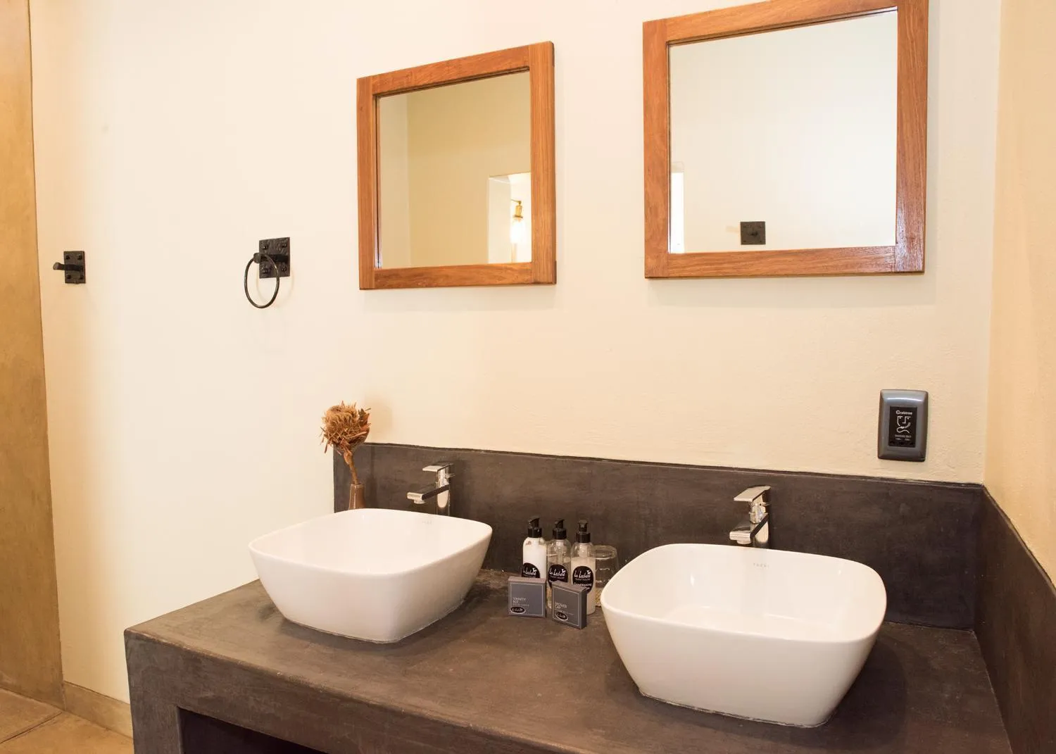 Bathroom in La Lechere Guest House
