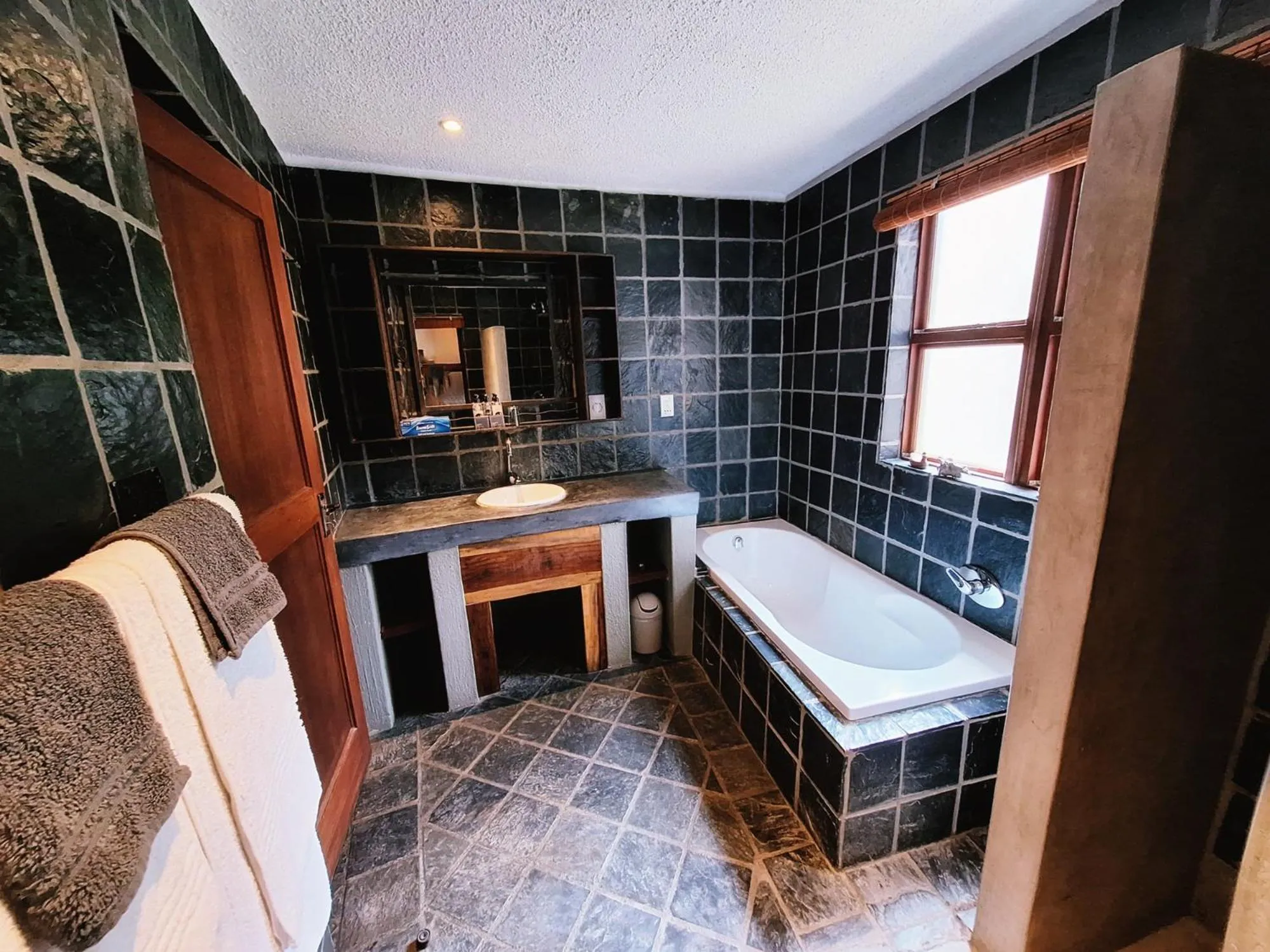 Bathroom in La Lechere Guest House
