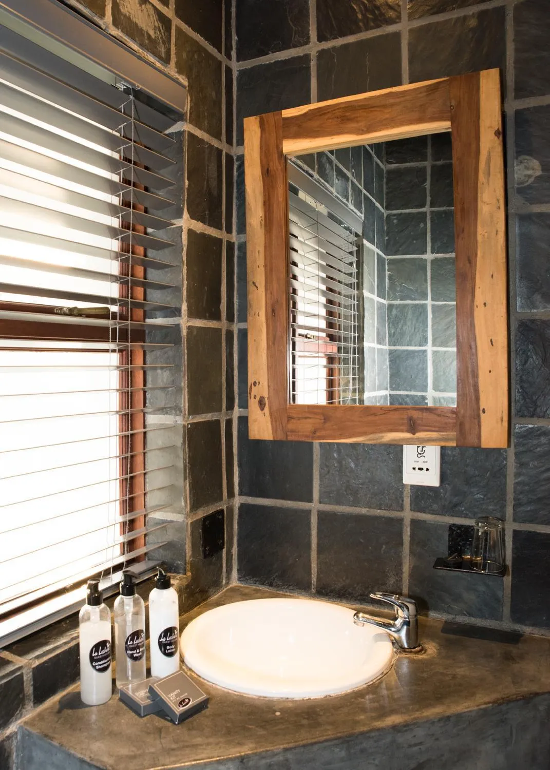 Bathroom in La Lechere Guest House
