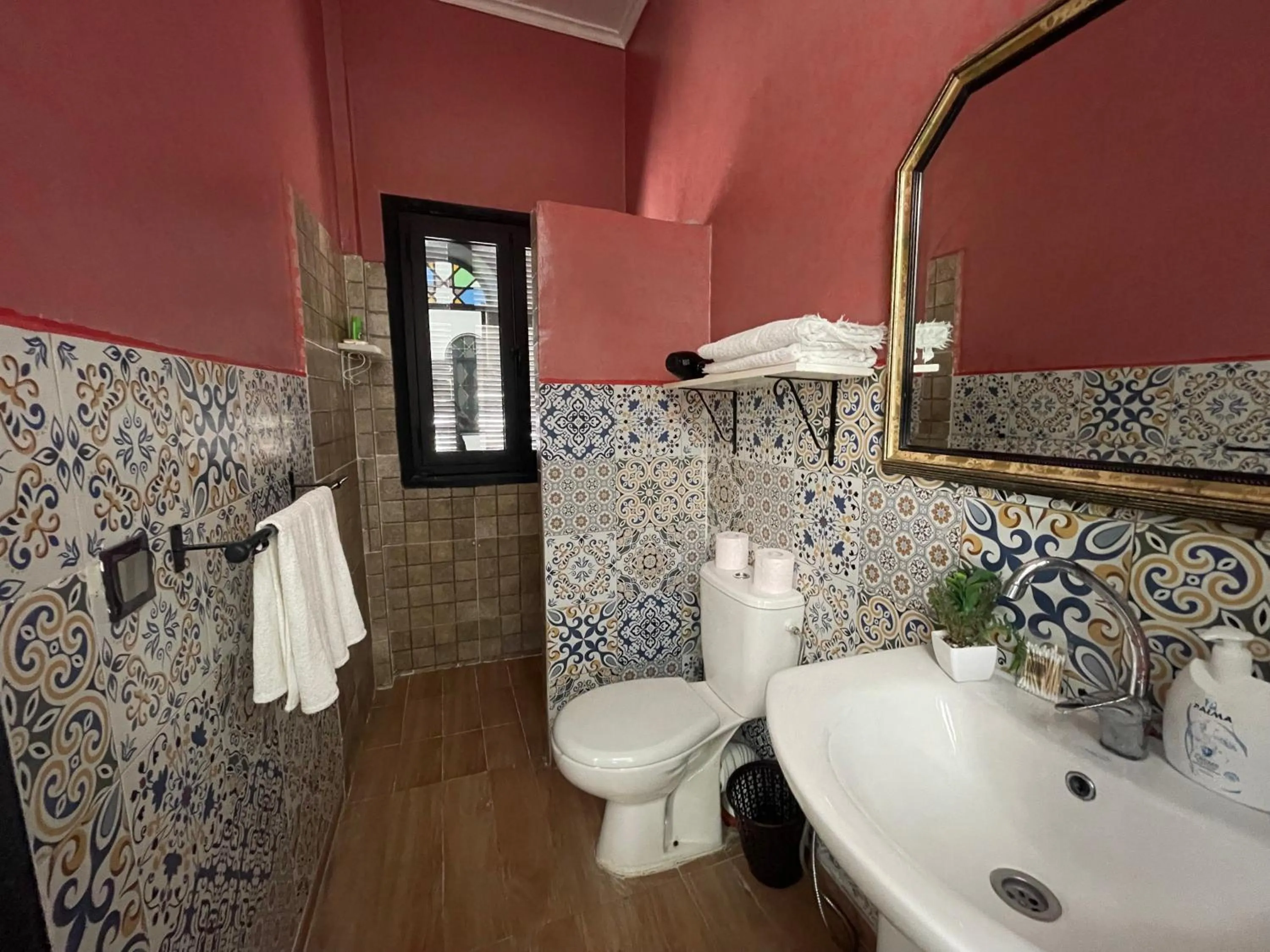 Bathroom in Riad Tingis