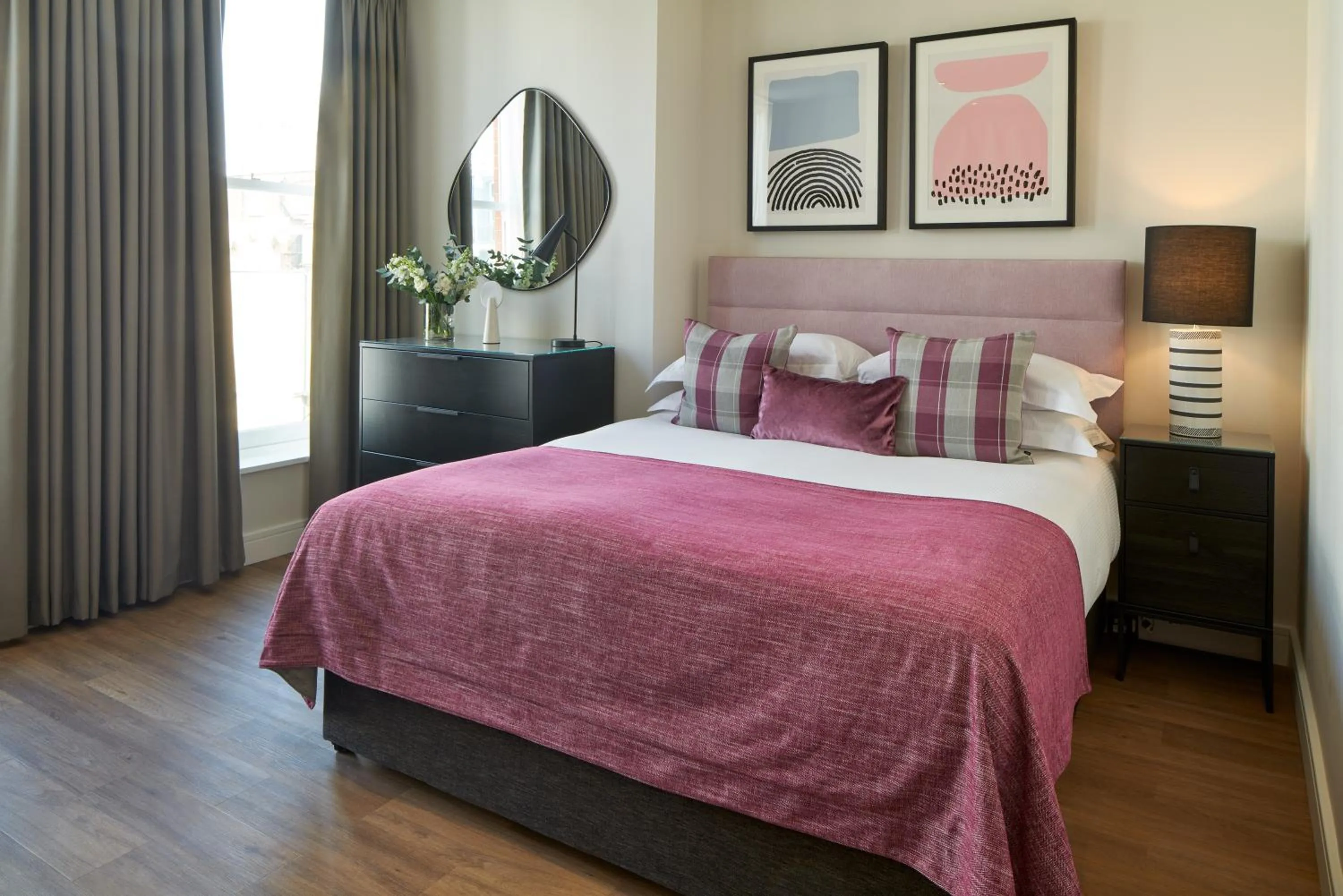 Bed in Cheval Harrington Court at South Kensington