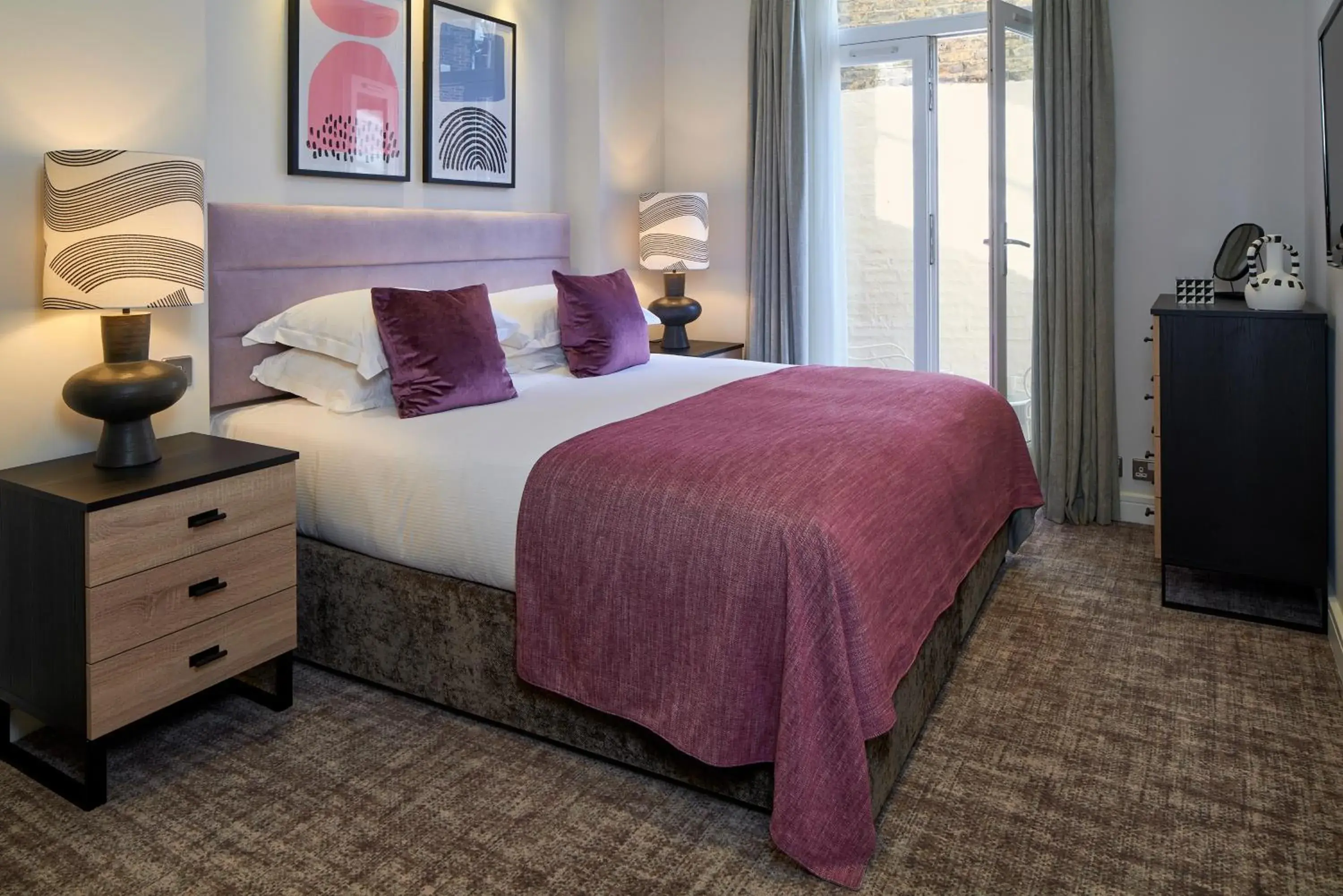 Luxury Two Bedroom Apartment with Sofa Bed in Cheval Harrington Court at South Kensington Luxury Two Bedroom Apartment with Sofa Bed in Cheval Harrington Court at South Kensington