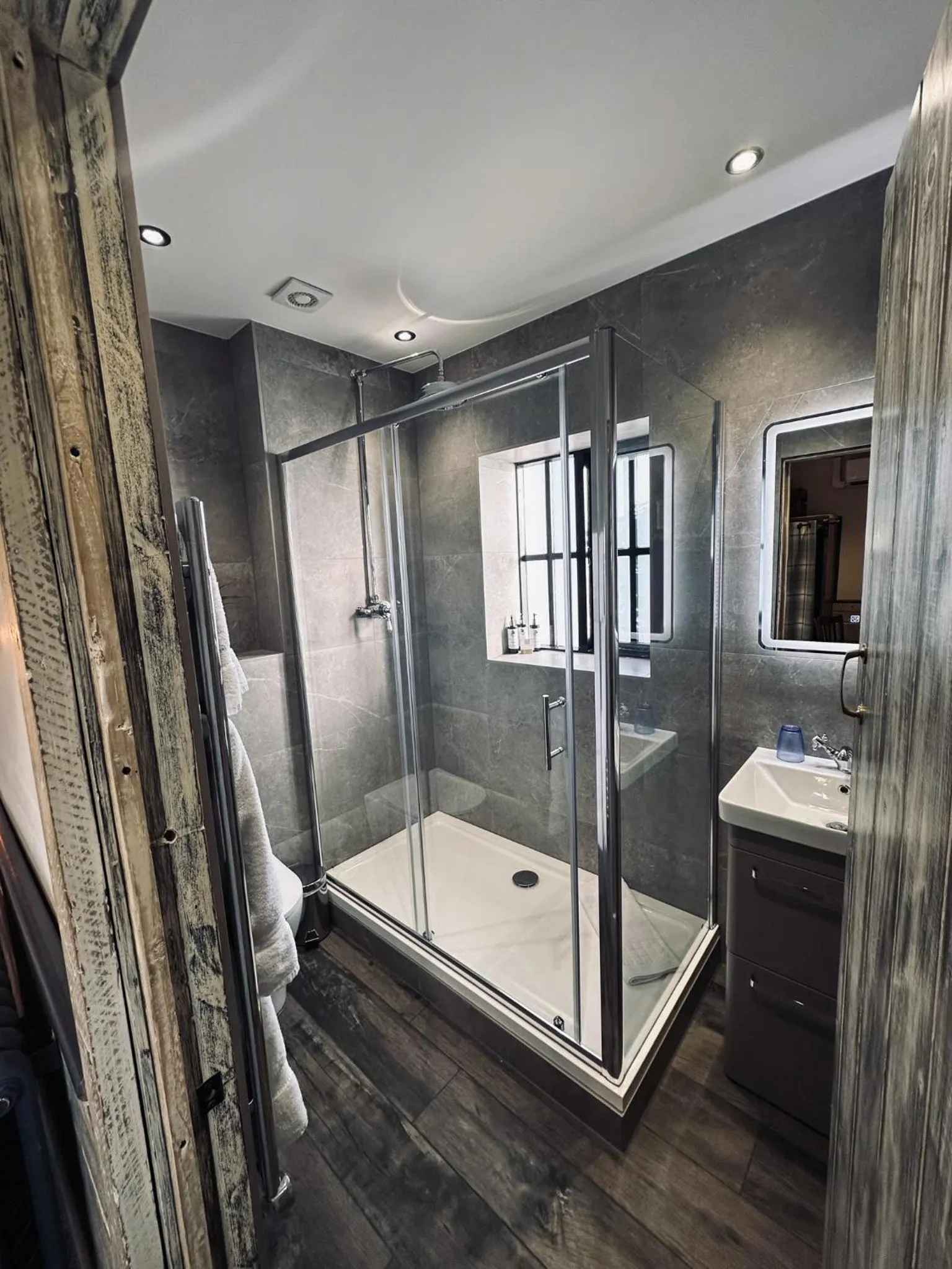 Bathroom in South Causey Inn