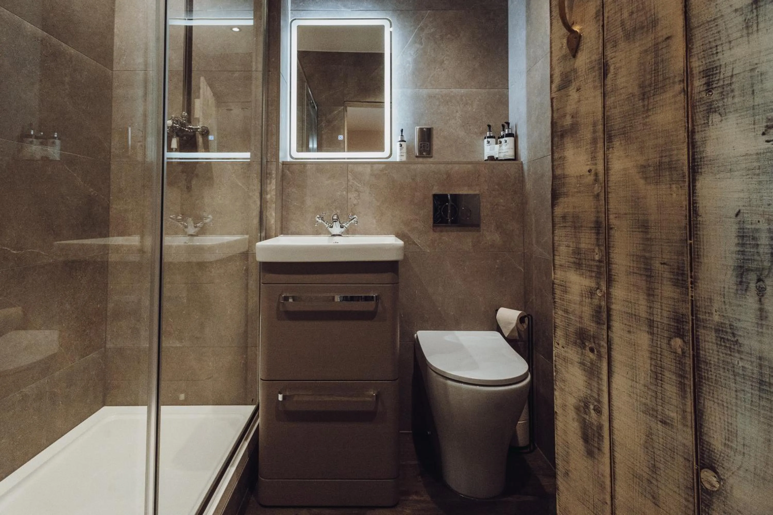 Shower in South Causey Inn