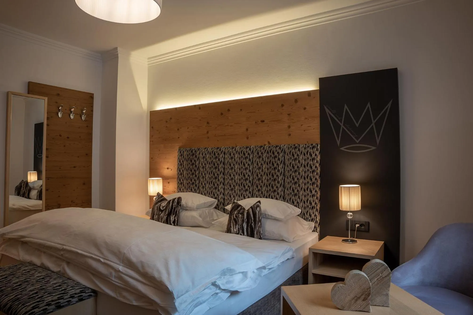 Bedroom, Bed in The Laurin Small & Charming