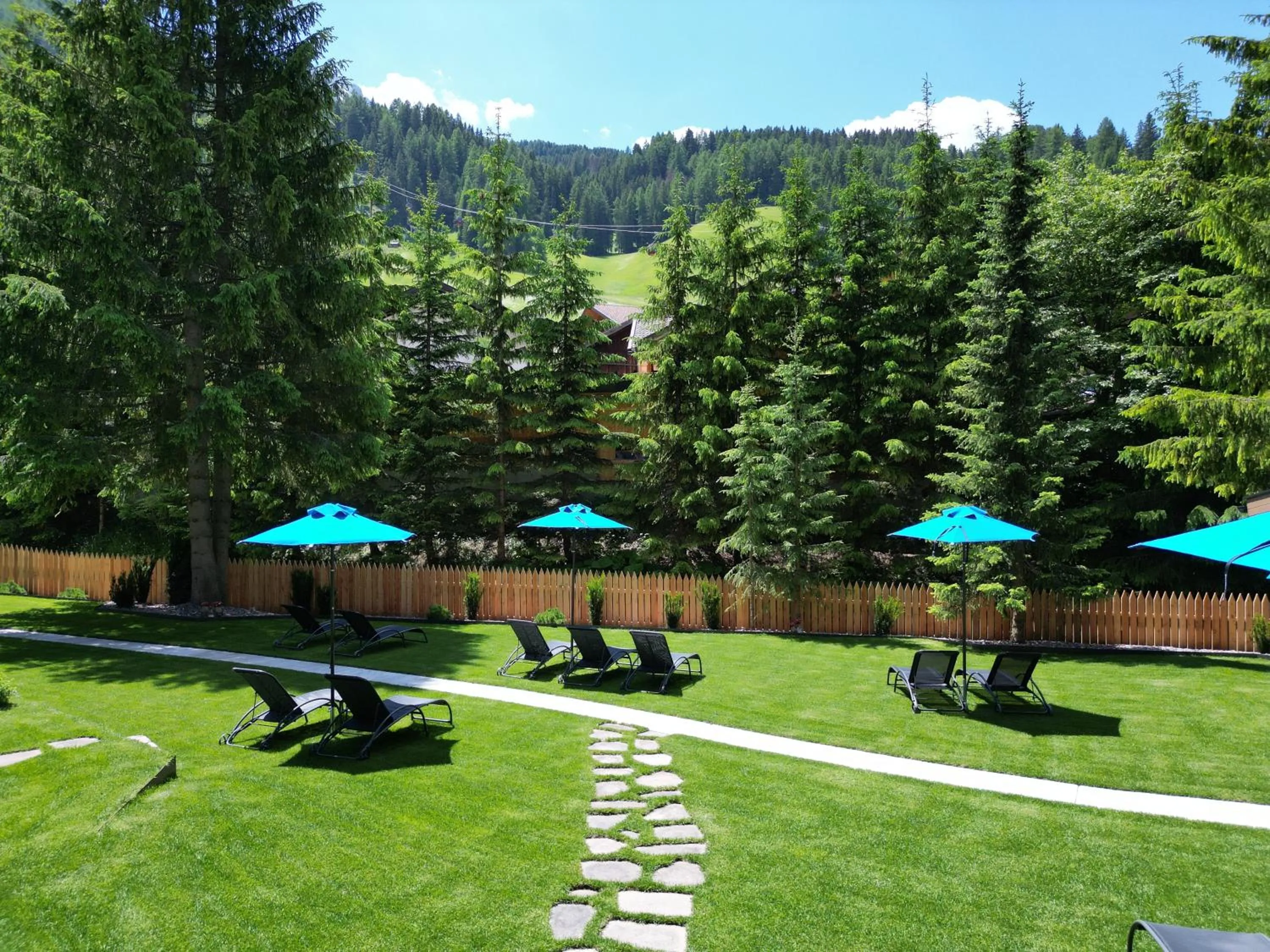 Garden in The Laurin Small & Charming