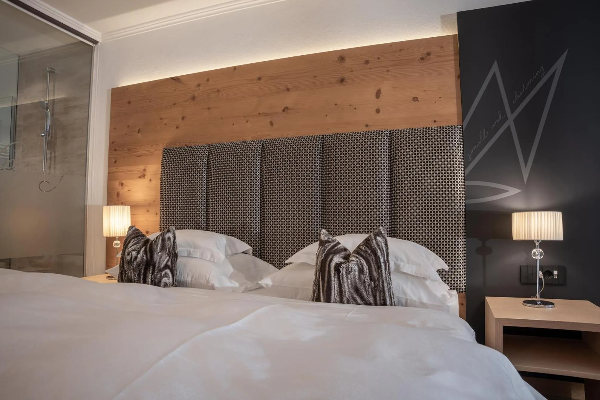 Bedroom, Bed in The Laurin Small & Charming