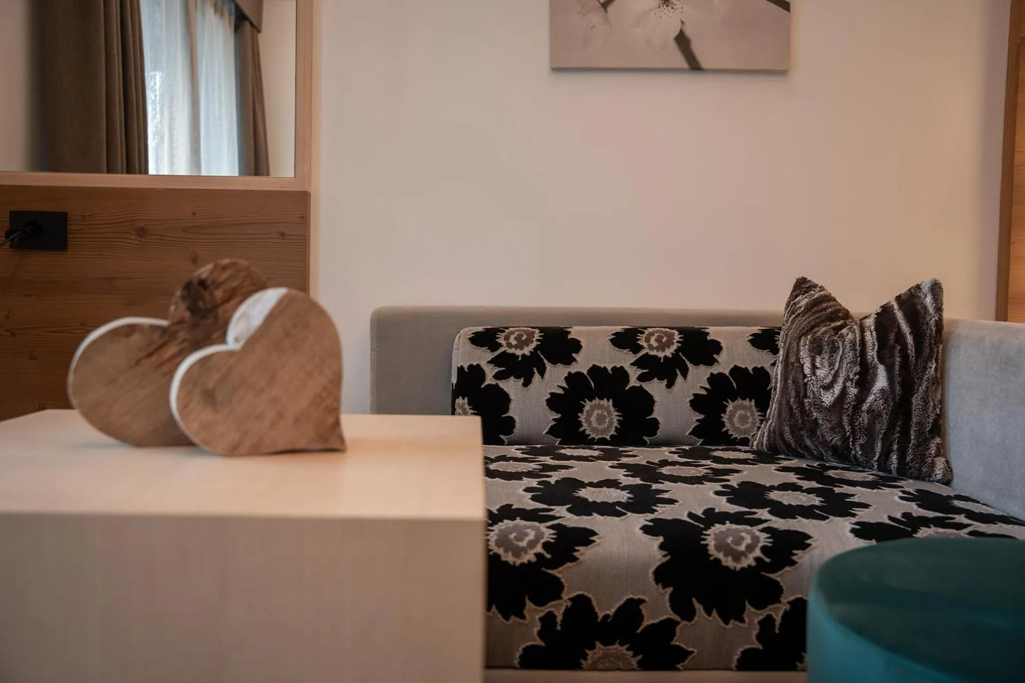 Bedroom, Bed in The Laurin Small & Charming