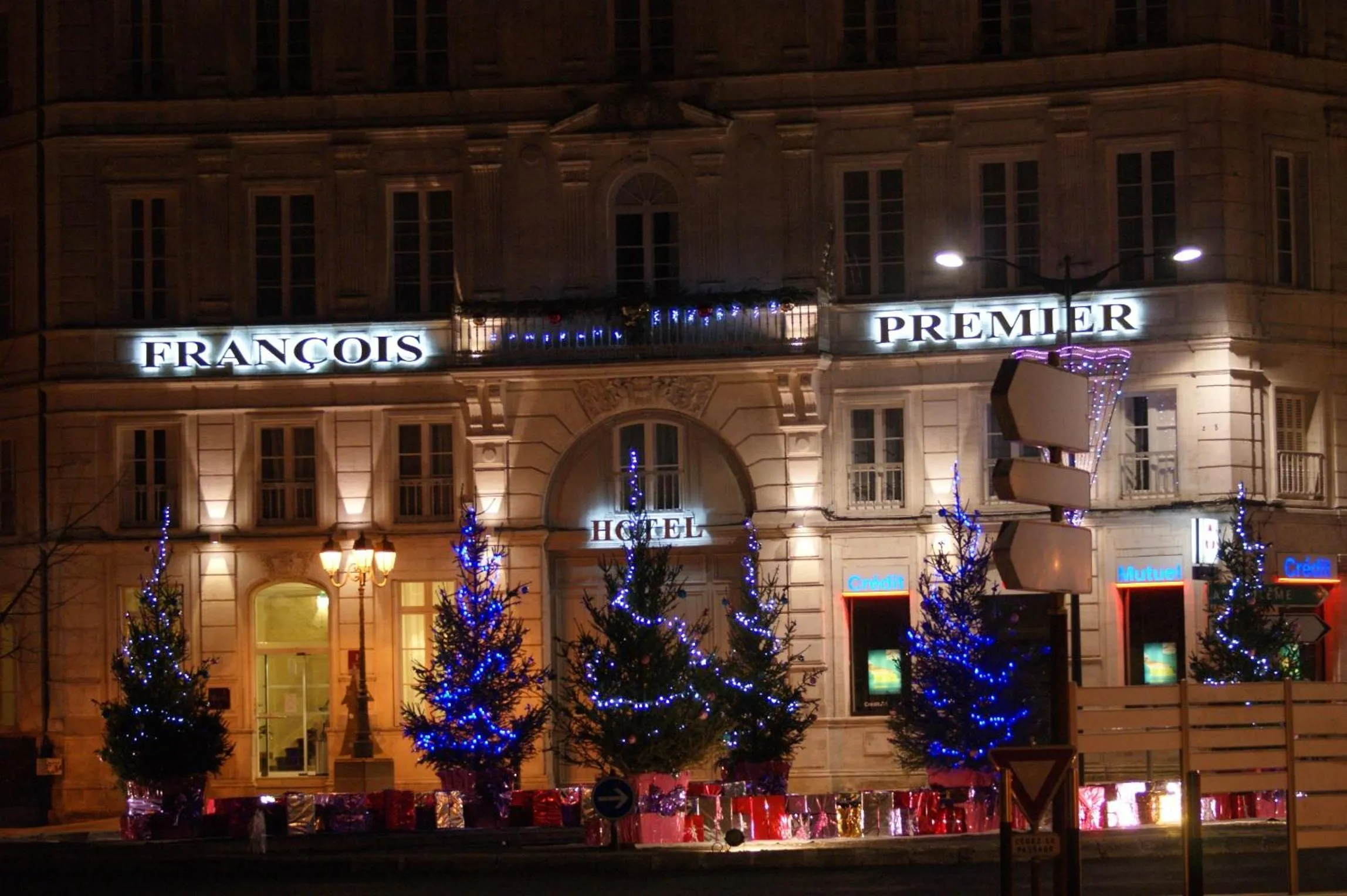 Property building in Hôtel François Premier Cognac Centre