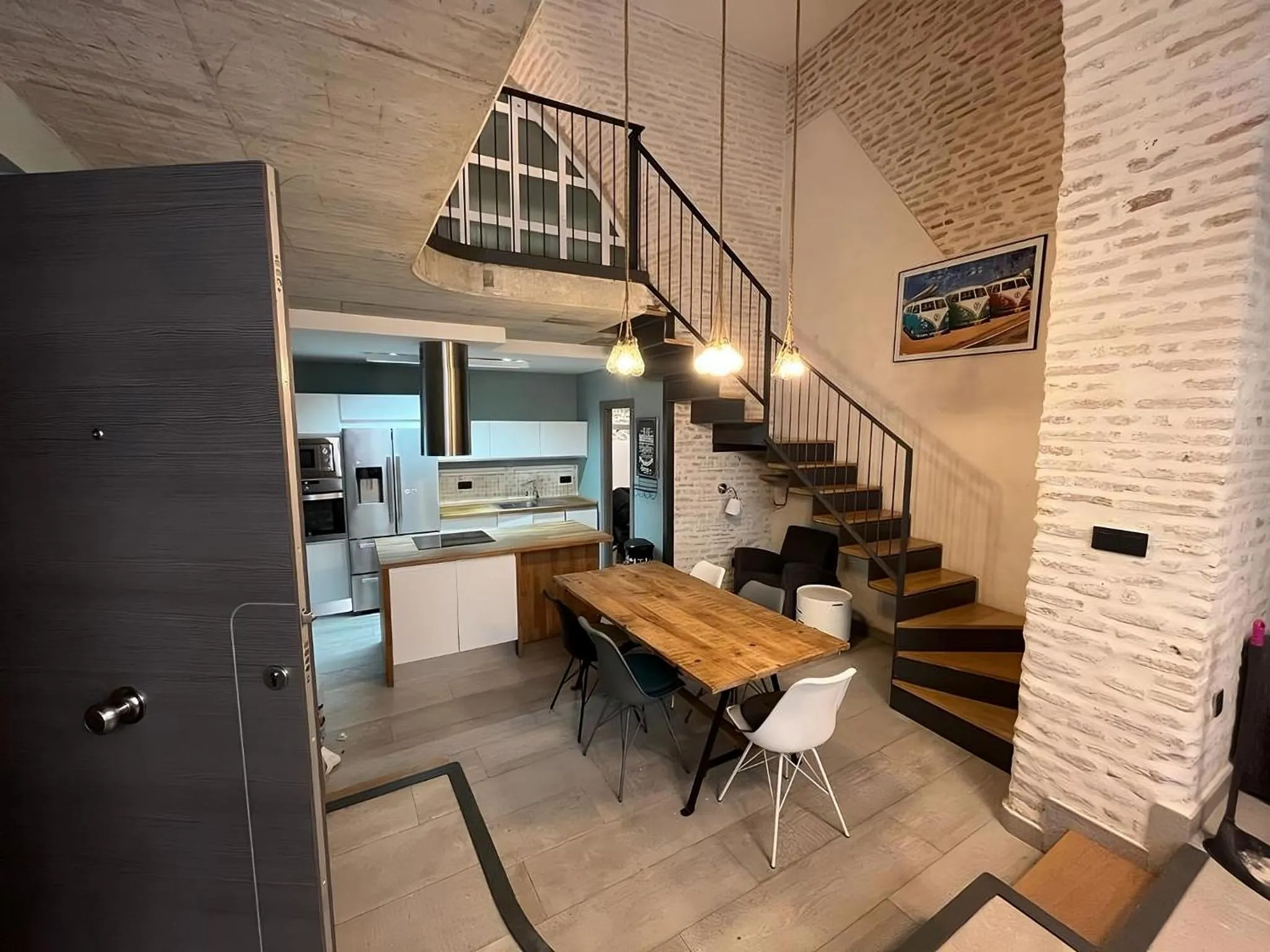 Dining area in Apartamentos Living Sevilla Centro Maestranza