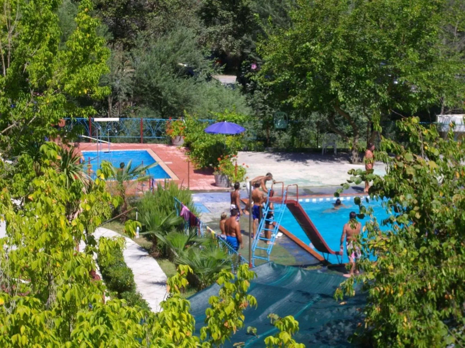 Property building in Affittacamere LA COSTA