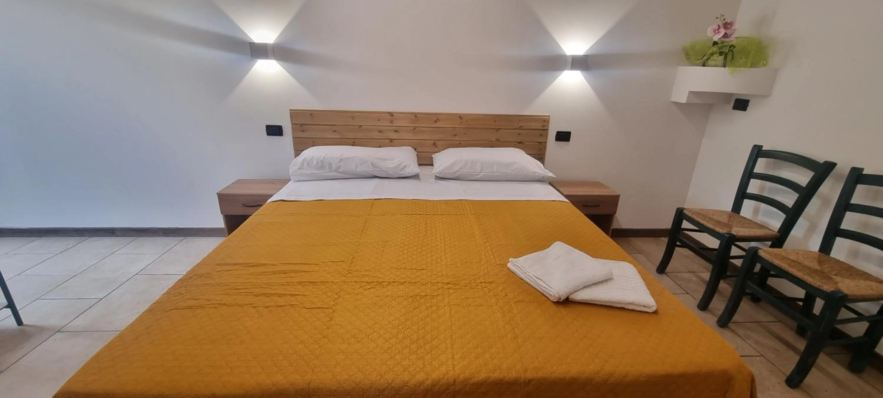 Bed in Affittacamere LA COSTA