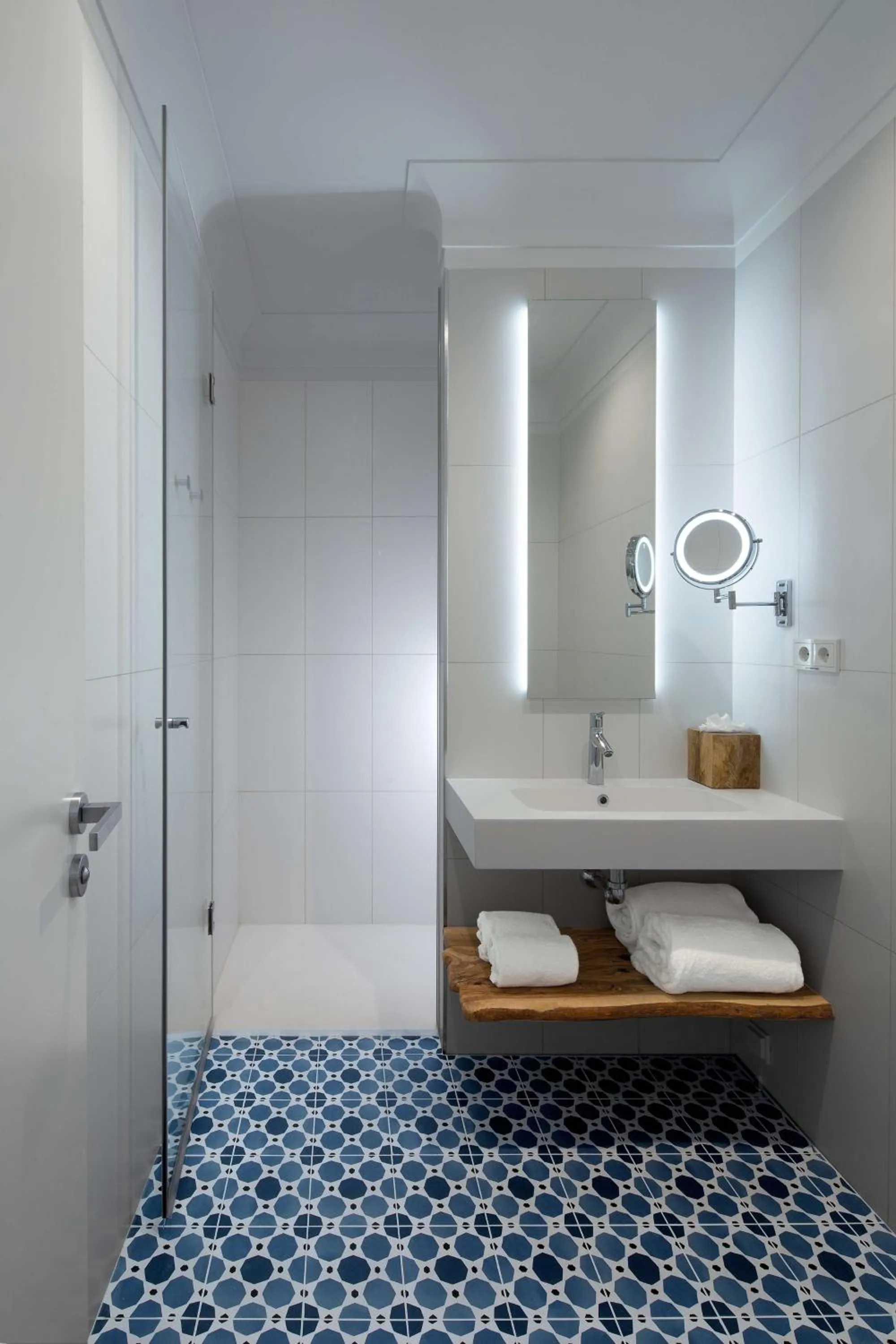 Bathroom in Atocha Hotel Madrid, Tapestry Collection by Hilton