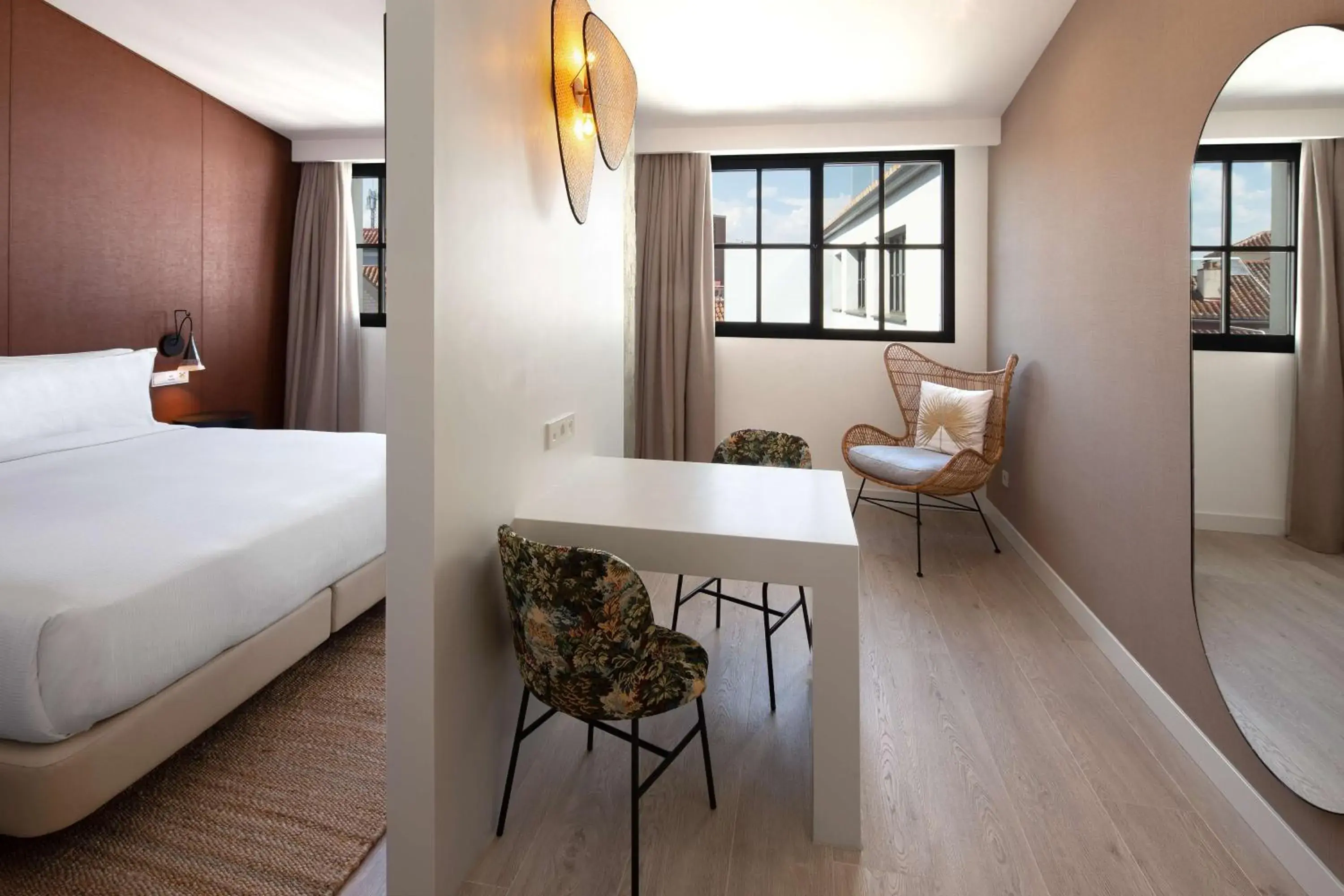 Deluxe King Room in Atocha Hotel Madrid, Tapestry Collection by Hilton Deluxe King Room in Atocha Hotel Madrid, Tapestry Collection by Hilton