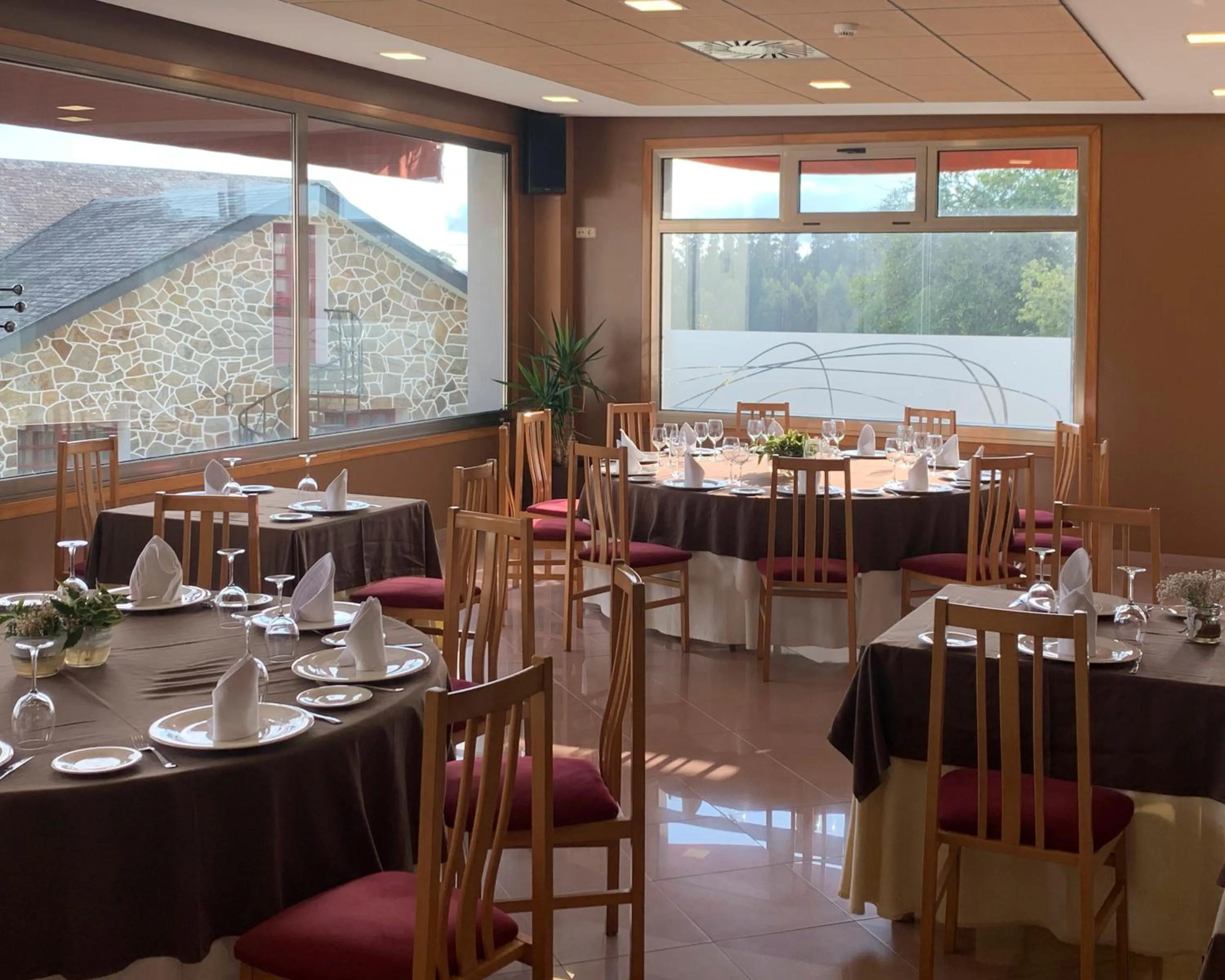 Restaurant/places to eat in Hotel Bello