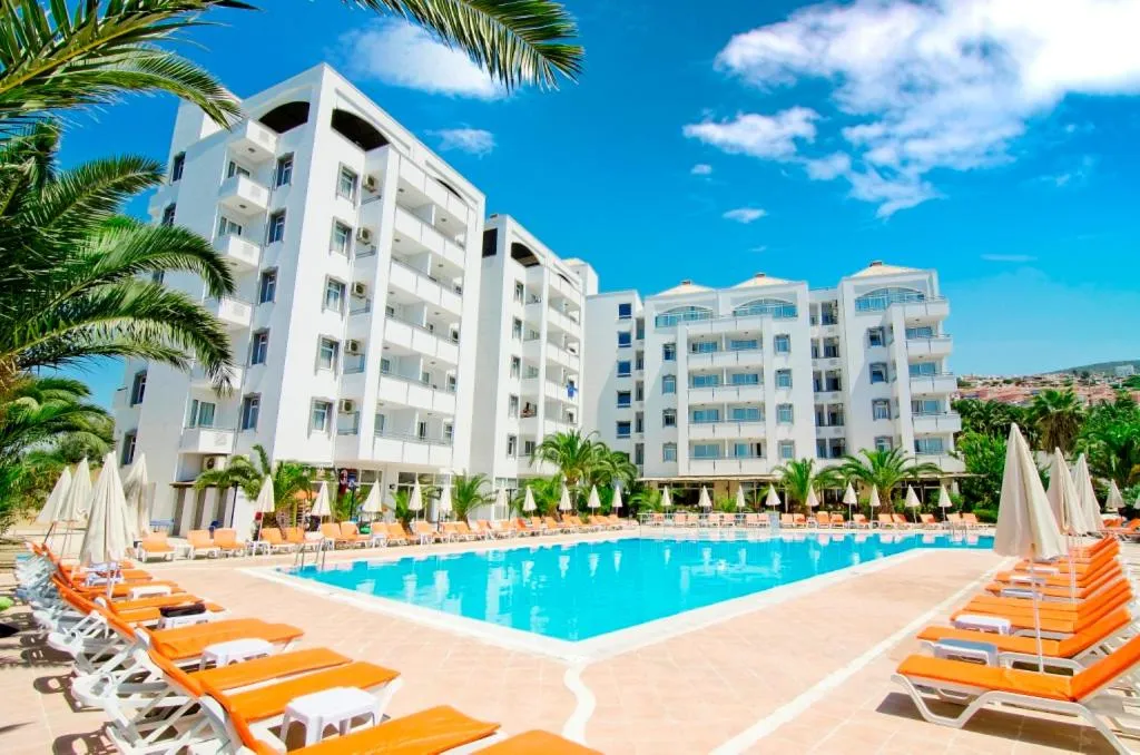 Property building in City's Hill Hotel