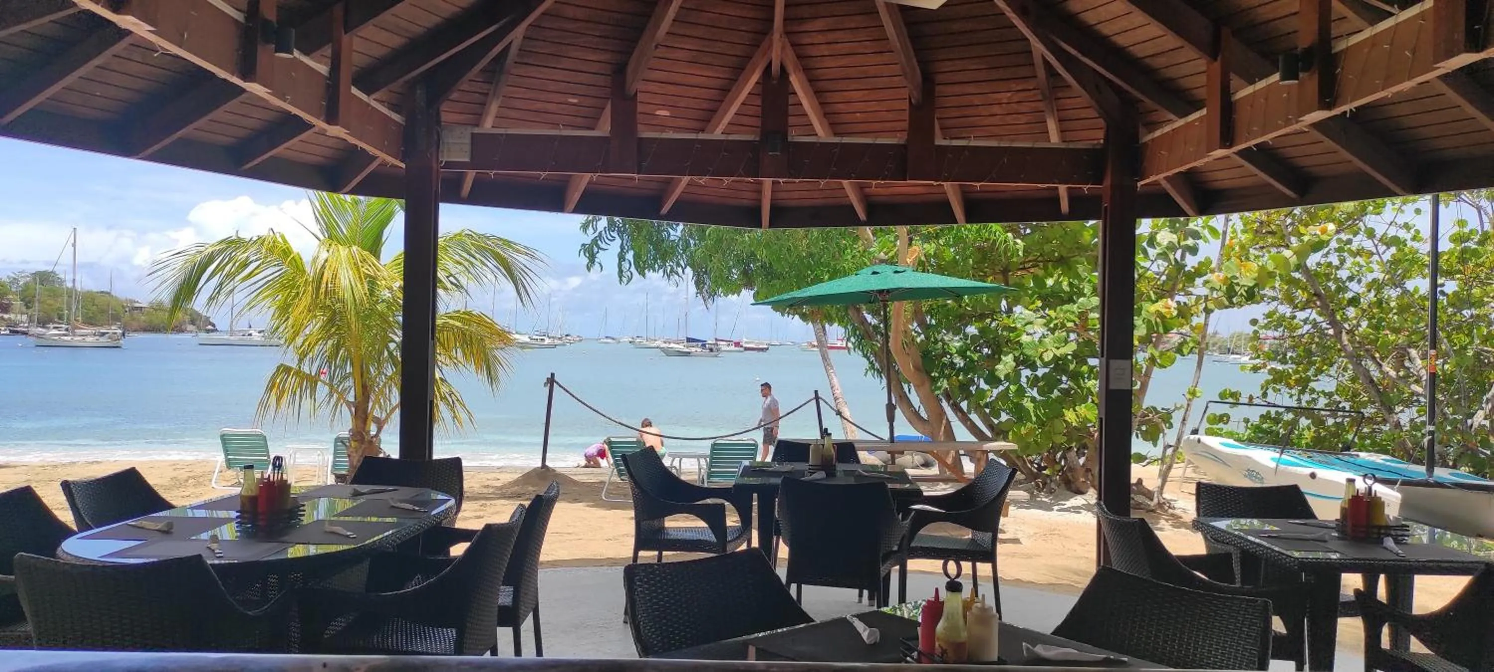 Lounge or bar in Lance Aux Epines Cottages