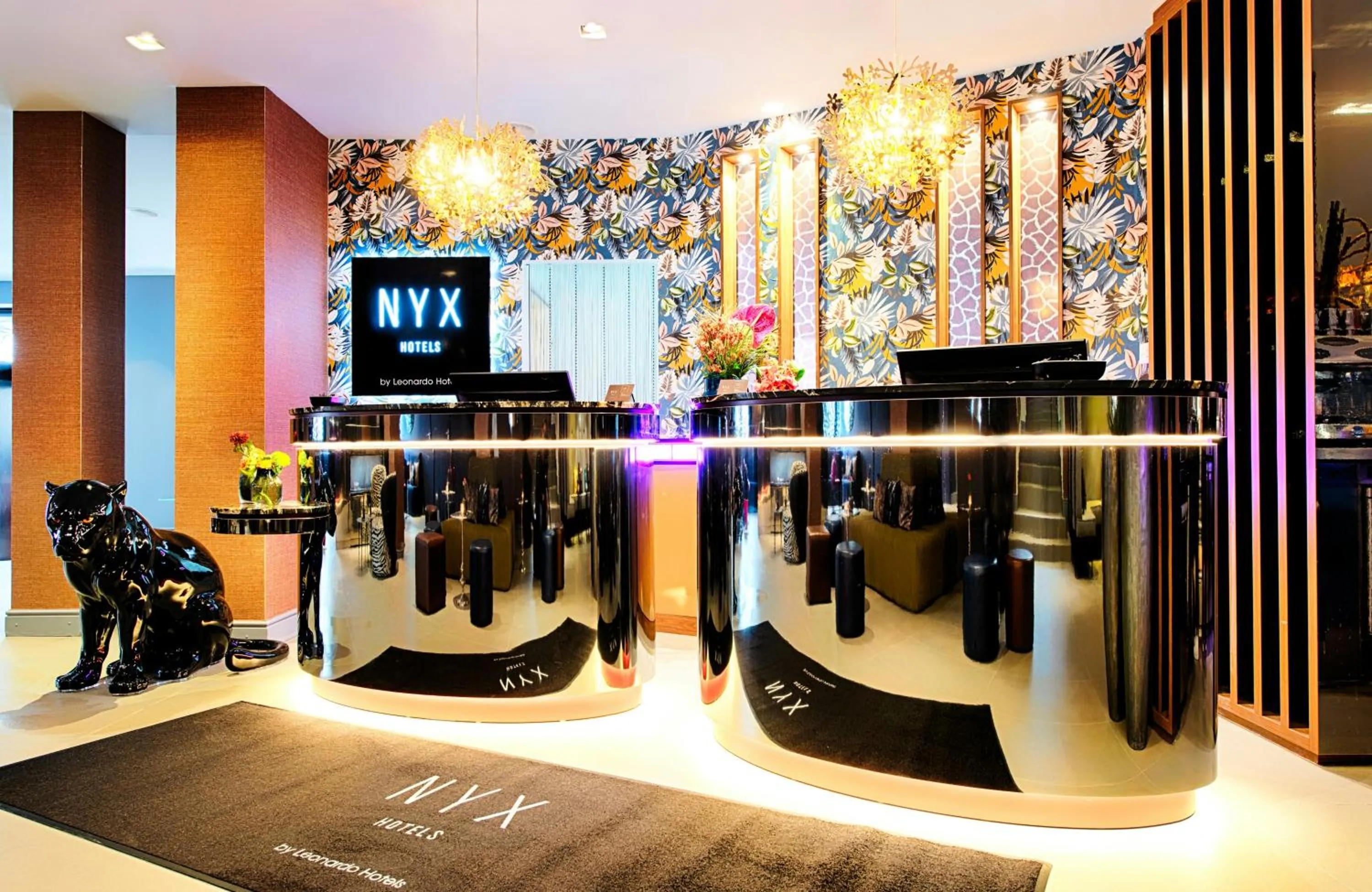 Lobby or reception in NYX Hotel Mannheim by Leonardo Hotels