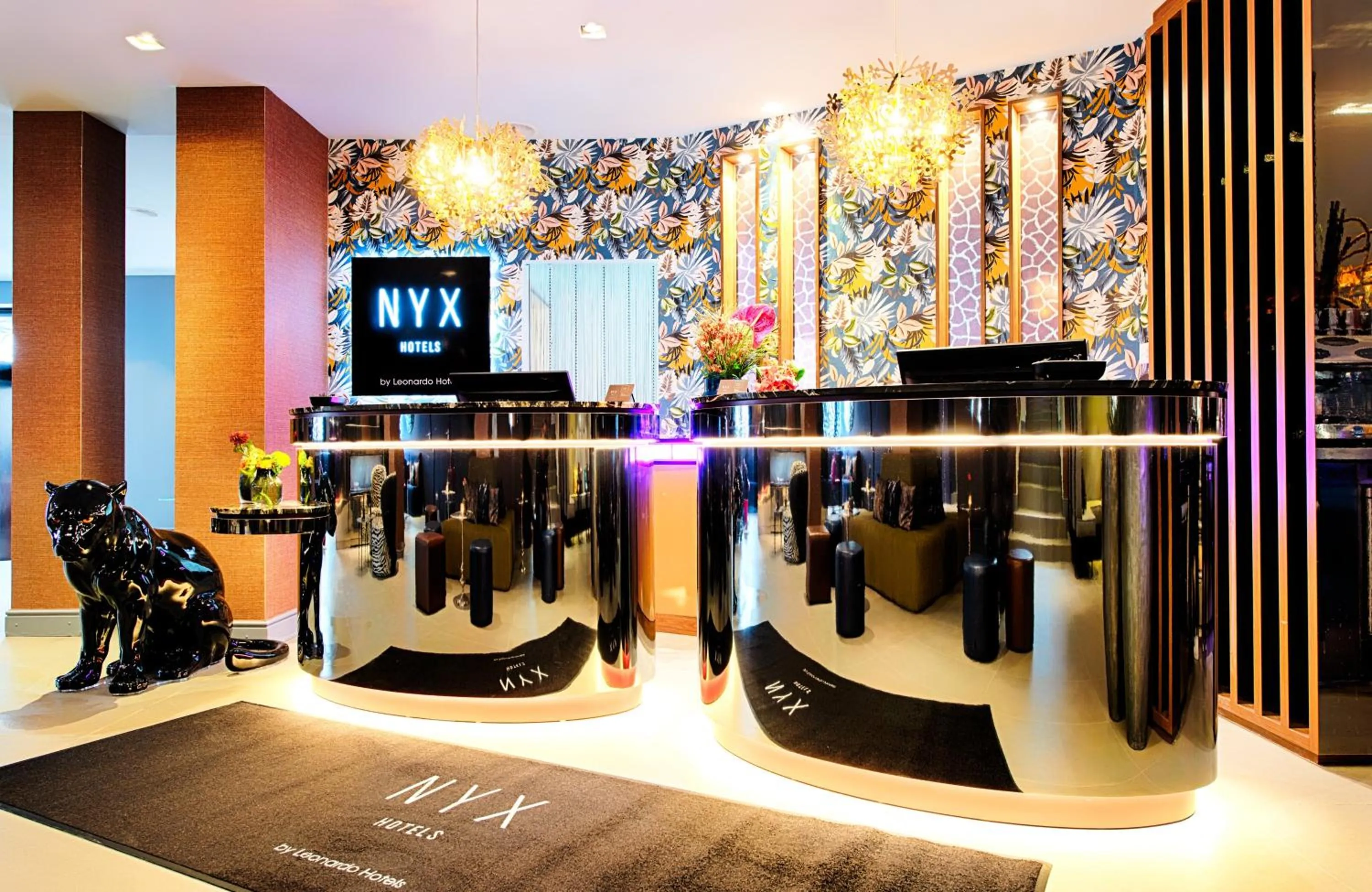 Lobby or reception in NYX Hotel Mannheim by Leonardo Hotels