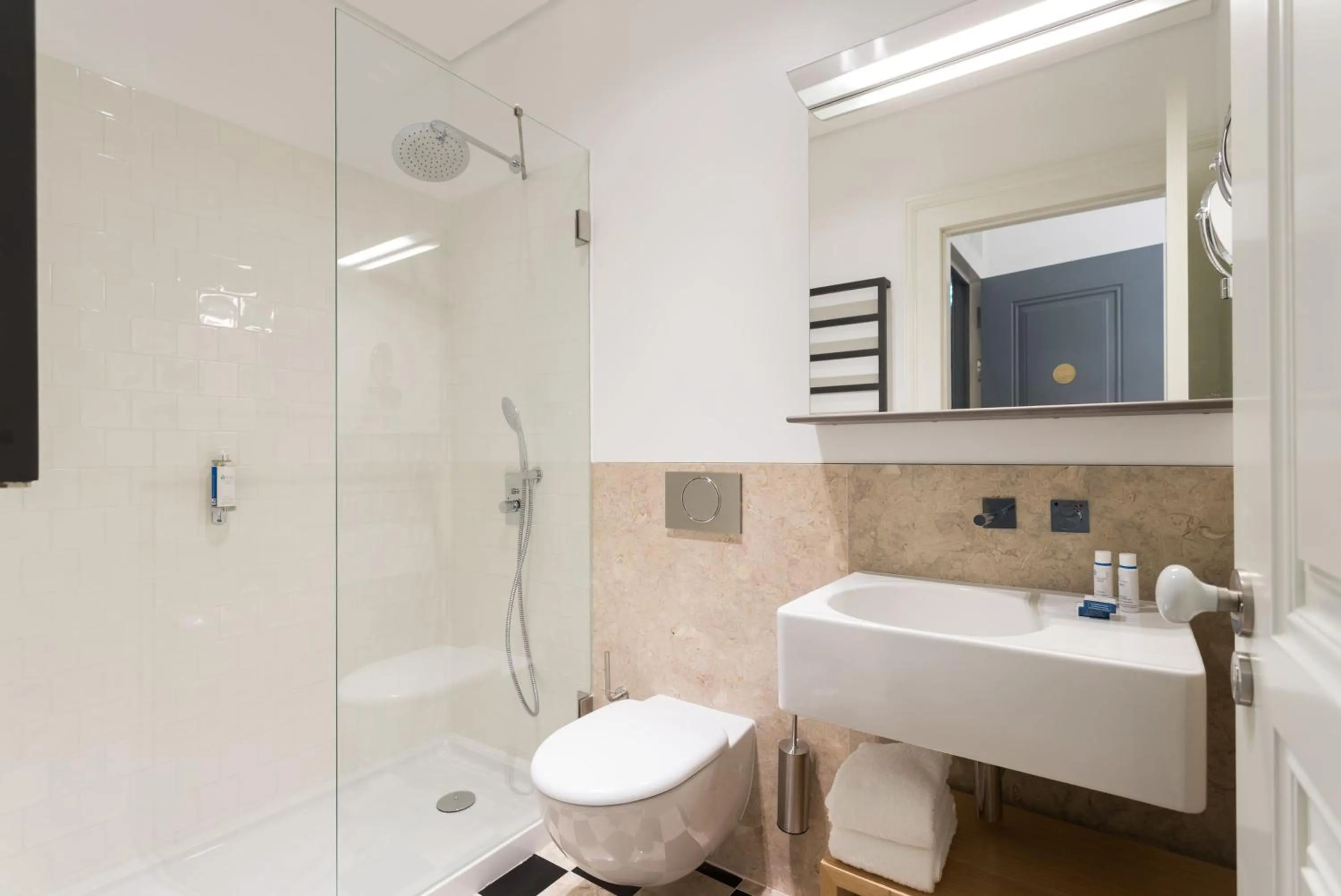 Shower in Boutique Chiado Suites