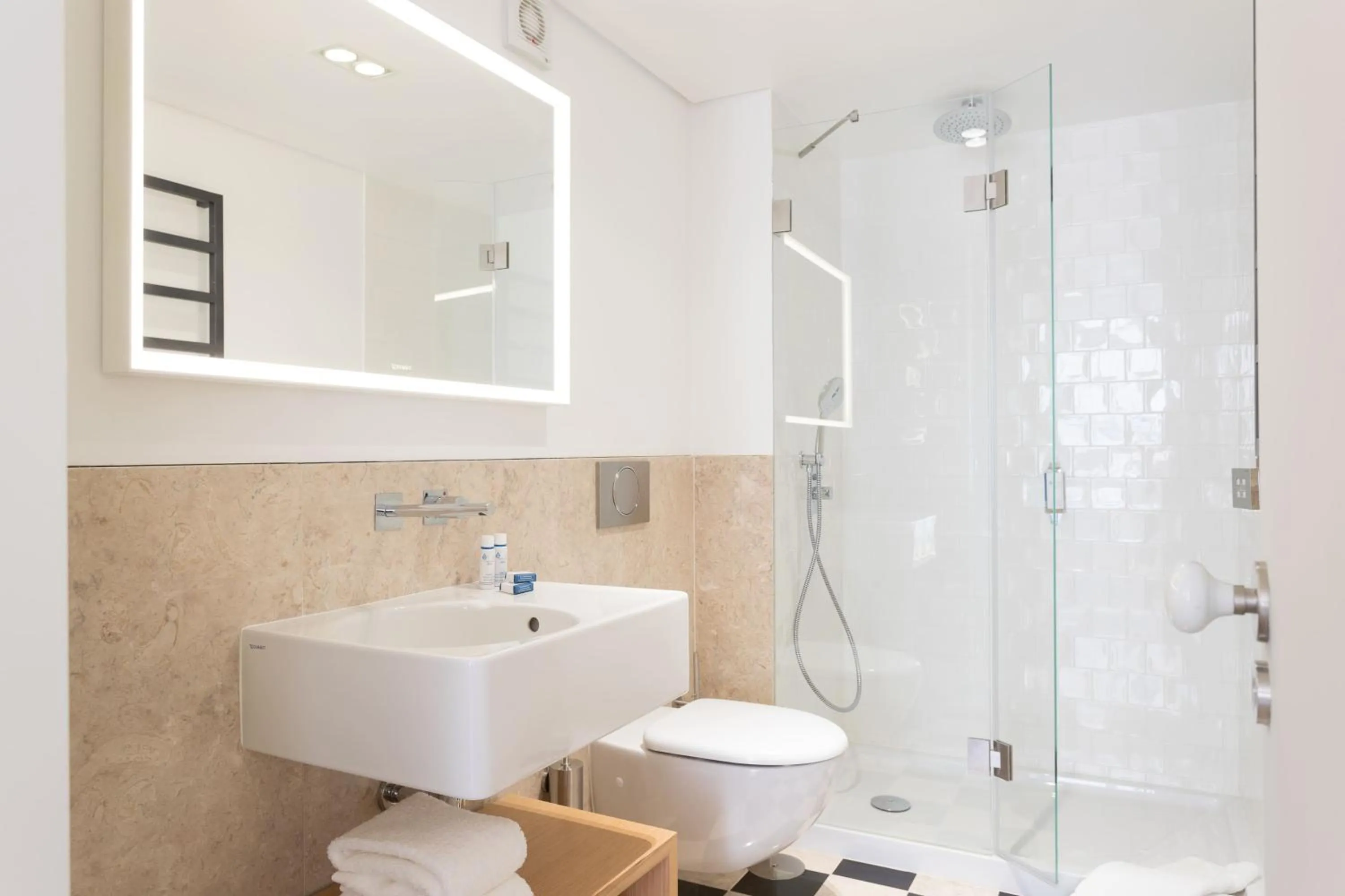 Shower in Boutique Chiado Suites