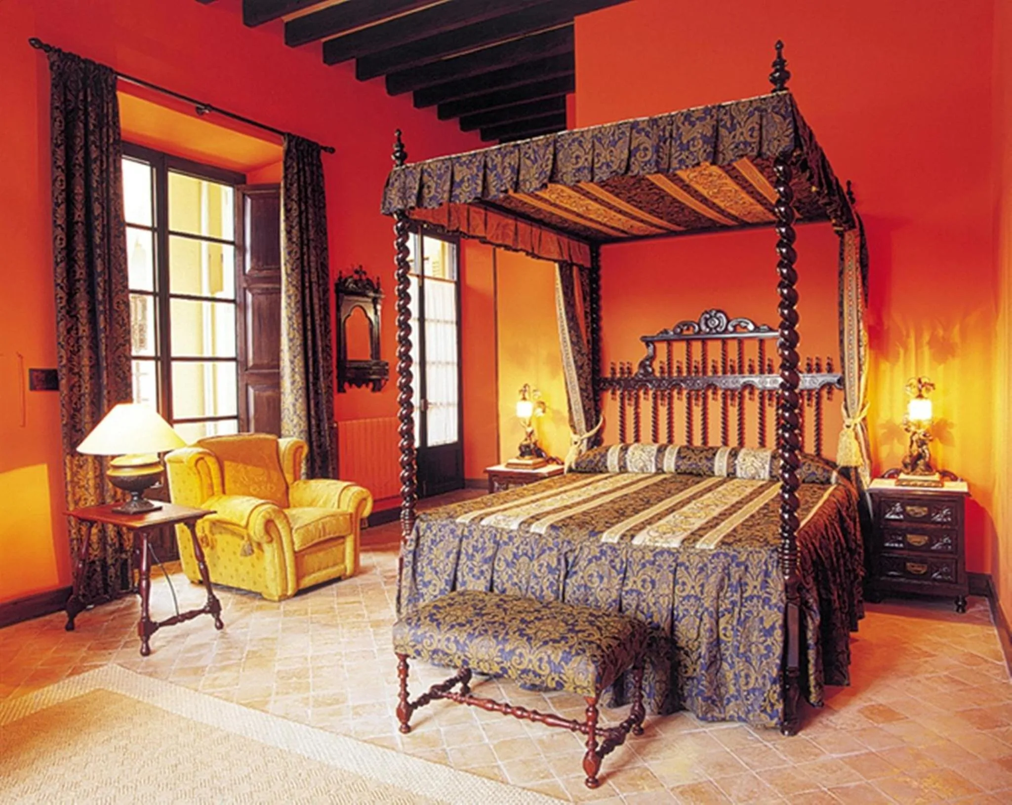 Photo of the whole room, Bed in Palacio Sant Salvador