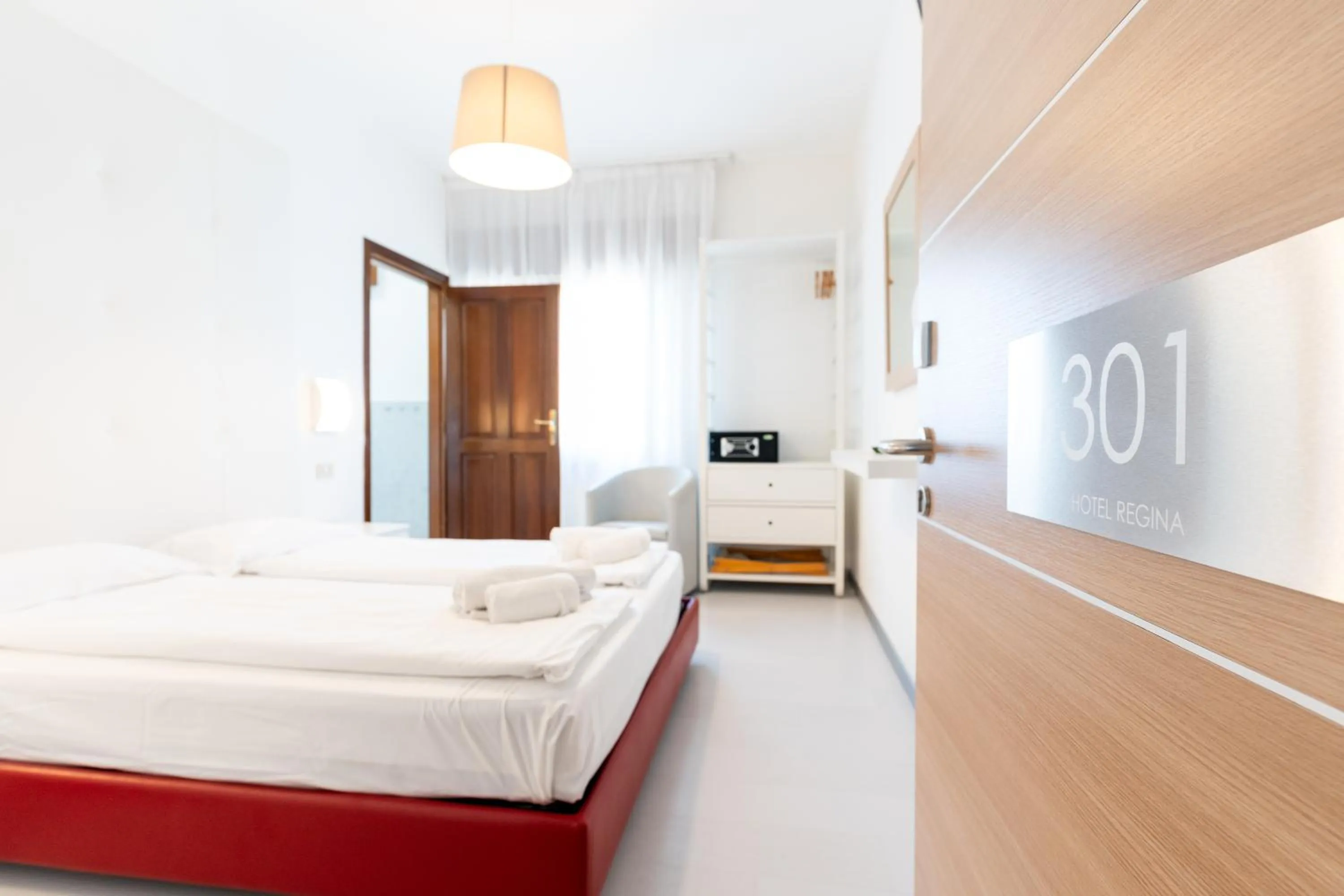 Bedroom, Bed in Hotel Regina