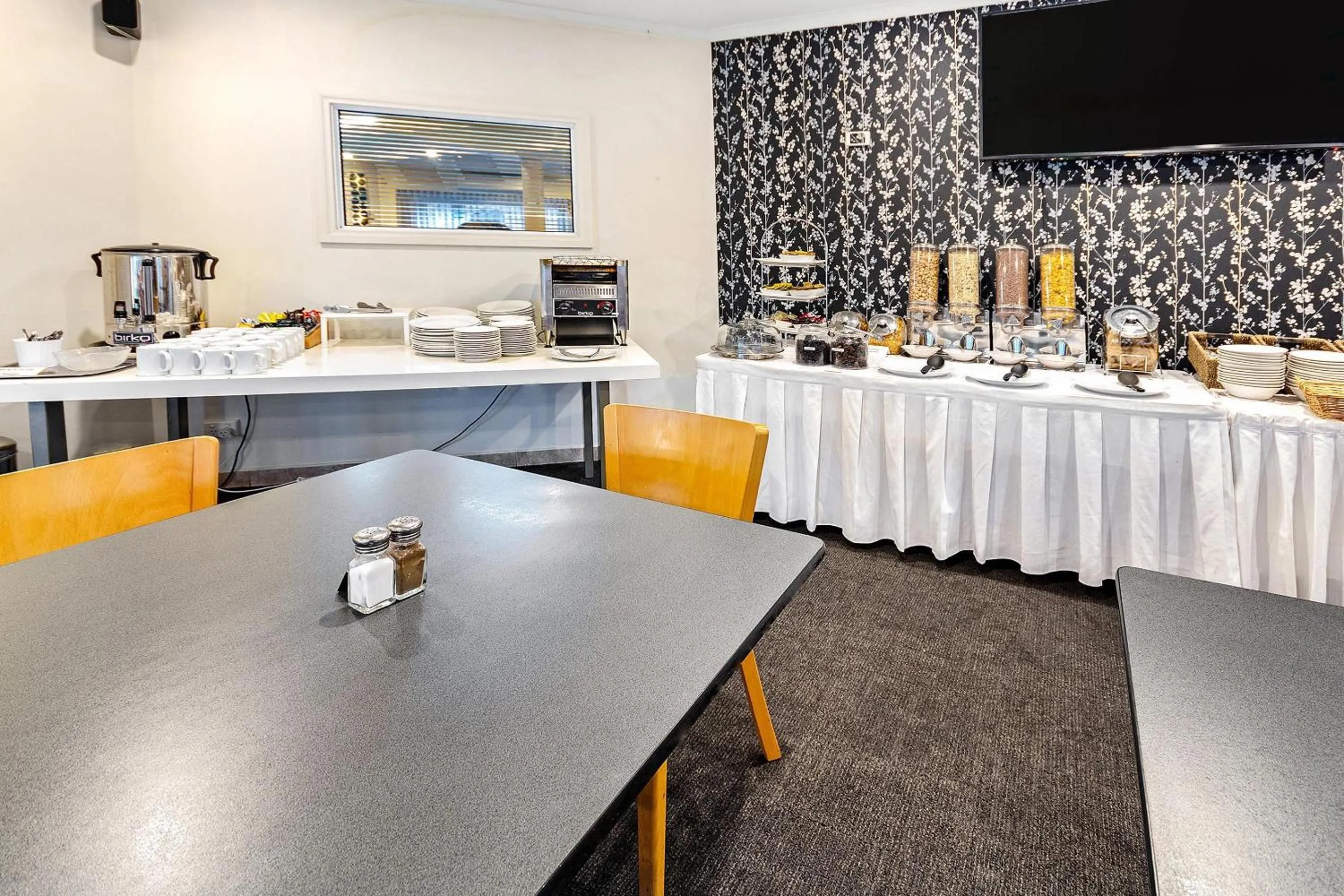 Restaurant/places to eat in Quality Resort Sorrento Beach