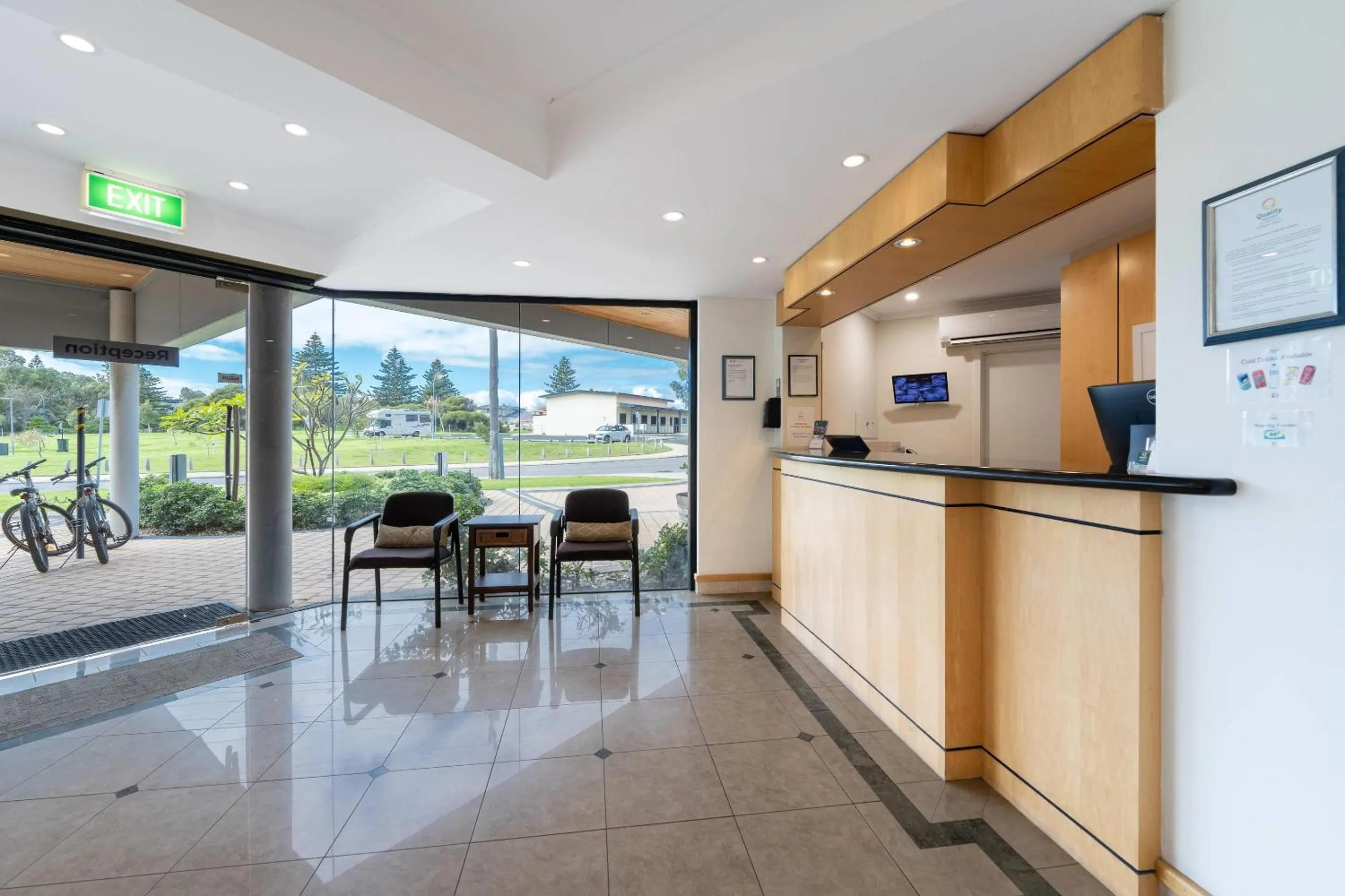 Lobby or reception in Quality Resort Sorrento Beach