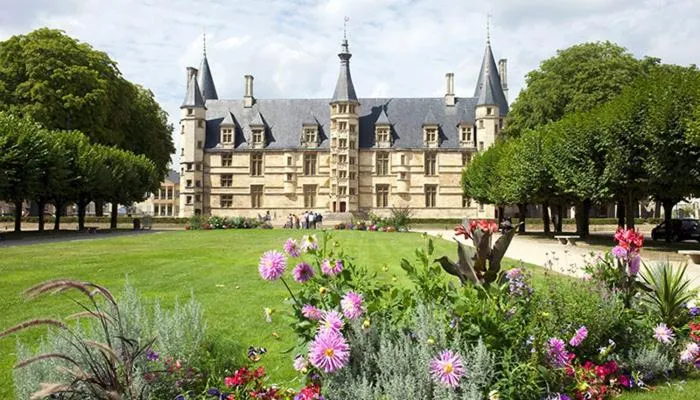 Hôtel de Clèves